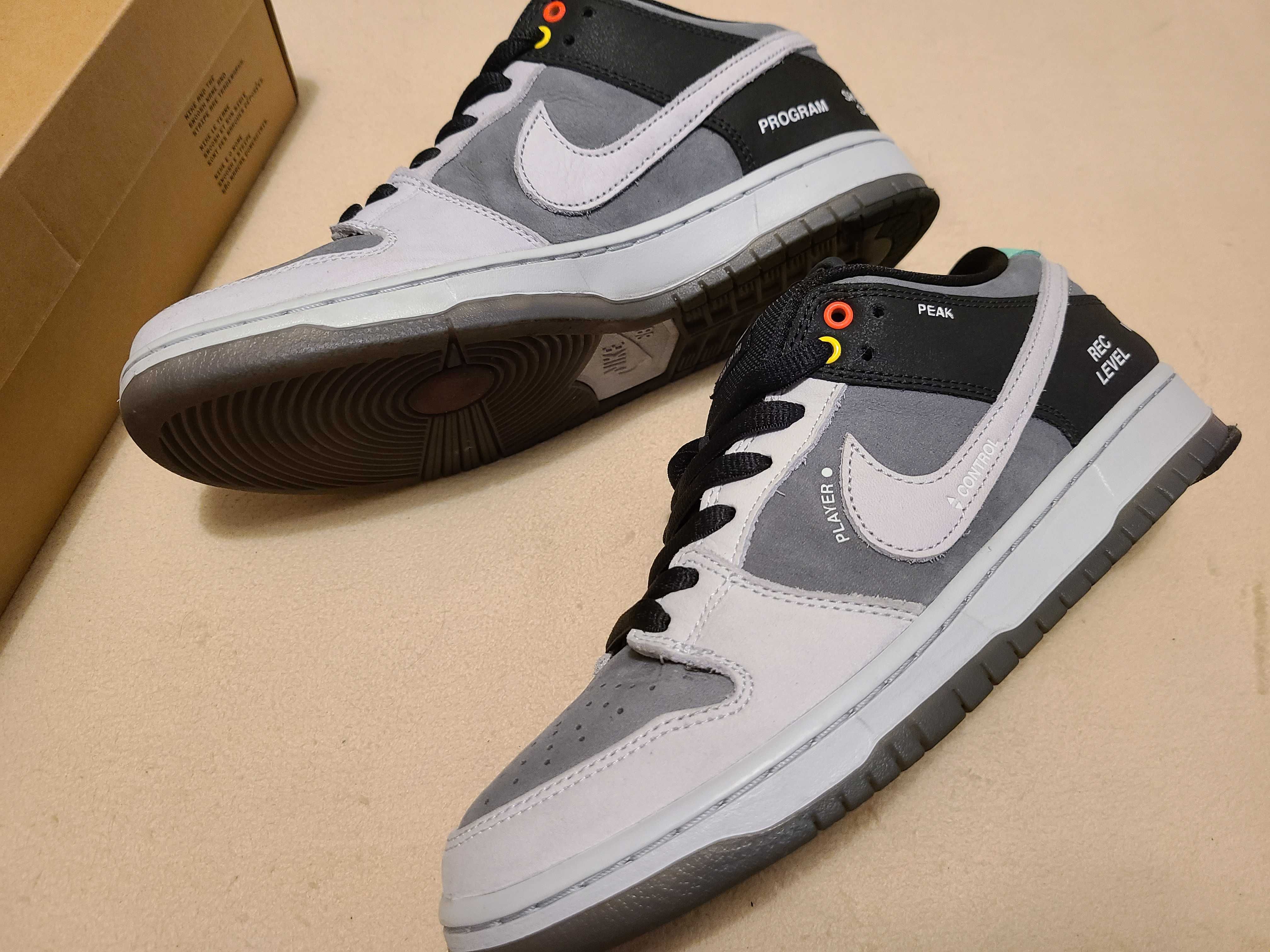 Nike SB Dunk Low Pro "VX1000 Camcorder"