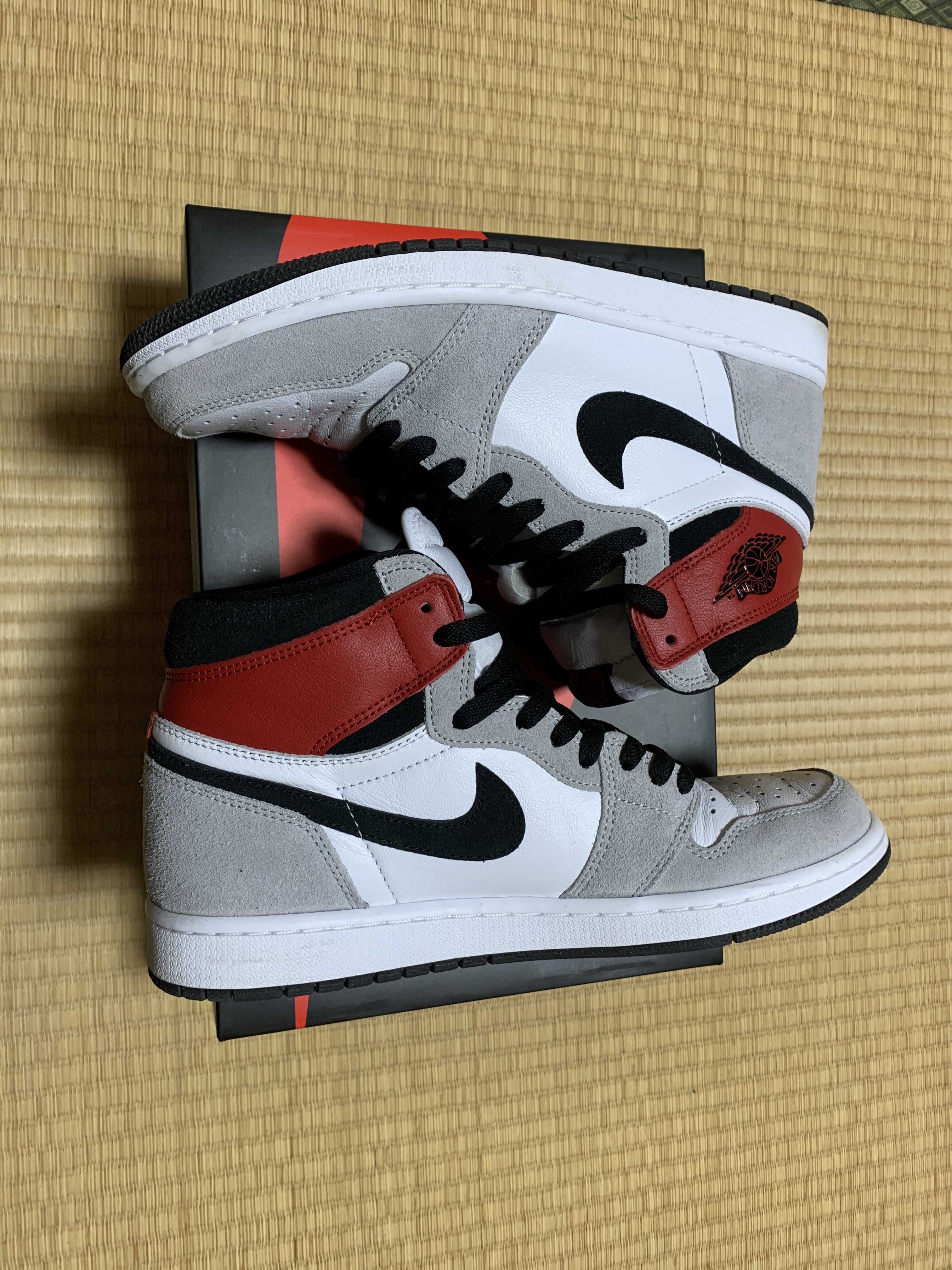 Nike Air Jordan 1 High OG "White/Black/Light Smoke Grey"