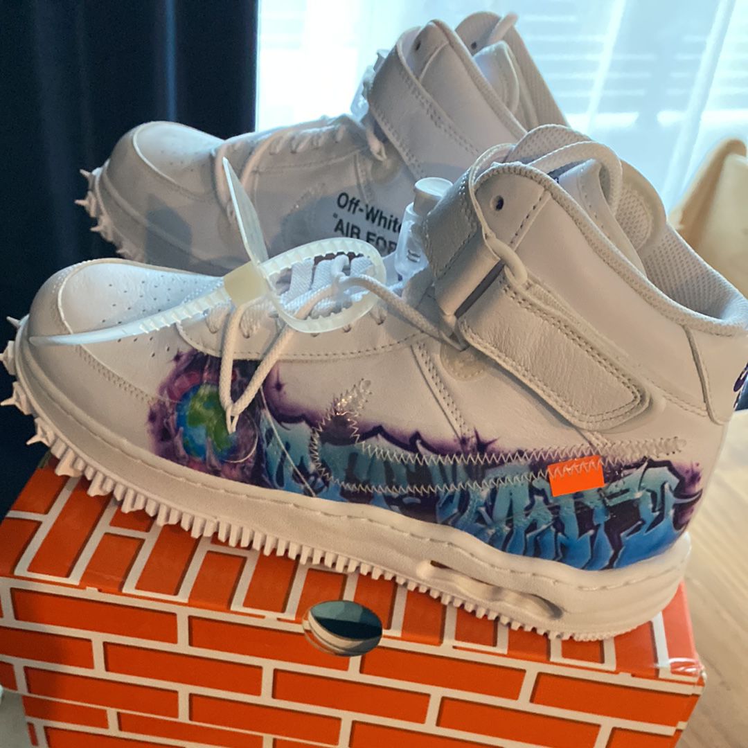 Off-White × Nike Air Force 1 Mid "Graffiti"