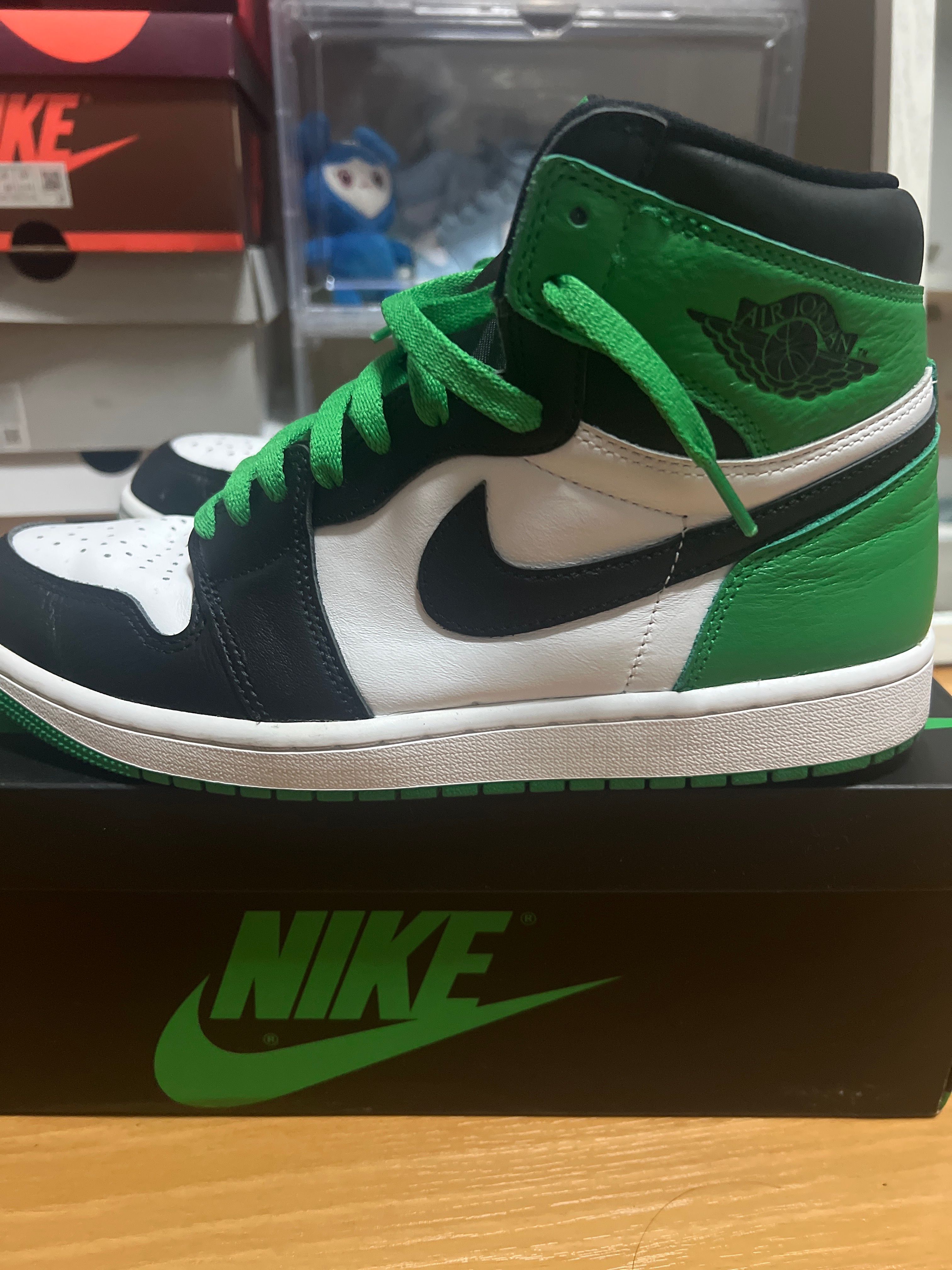 Nike Air Jordan 1 Retro High OG "Celtics/Black and Lucky Green" (2023)