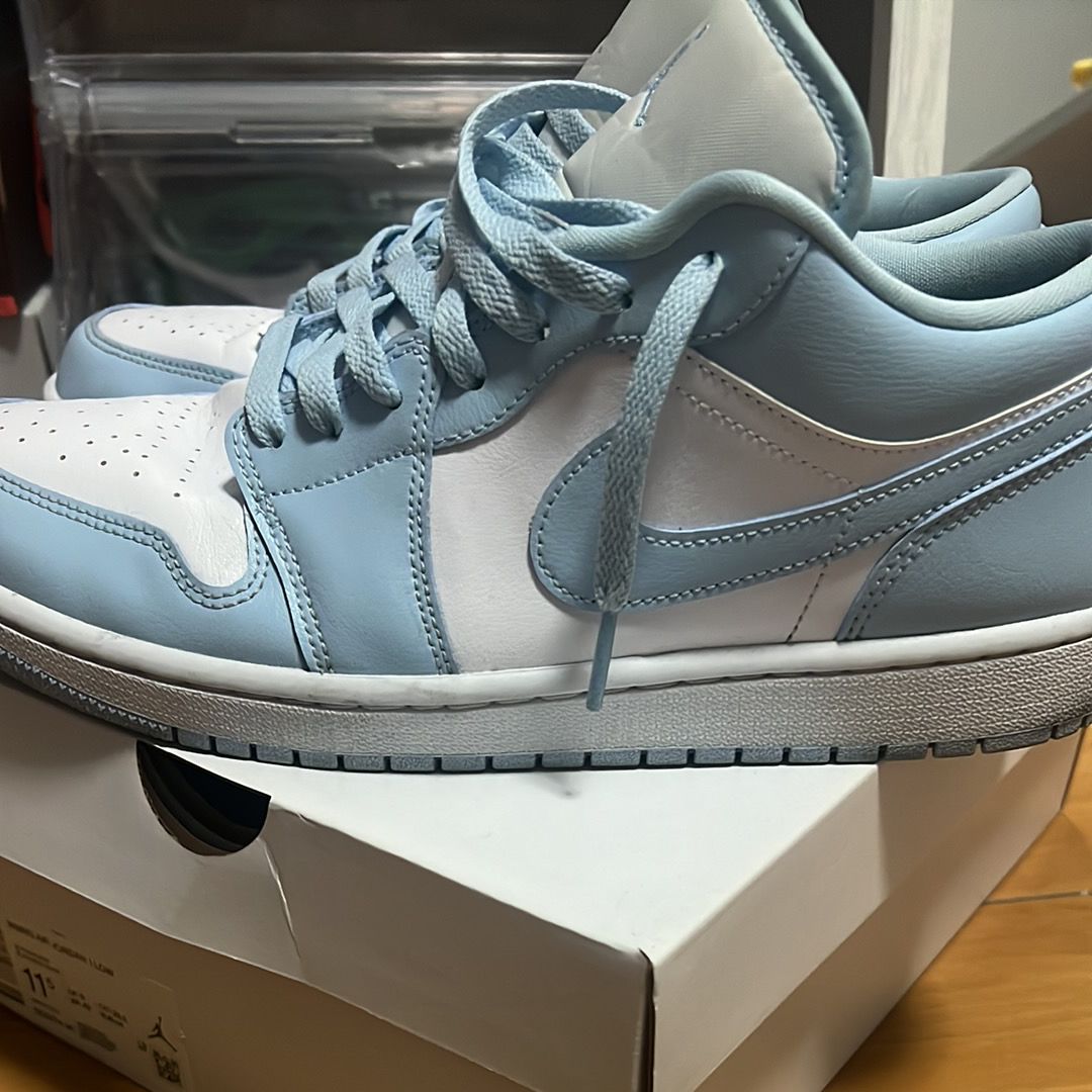 Nike Women's Air Jordan 1 Low "Aluminum"