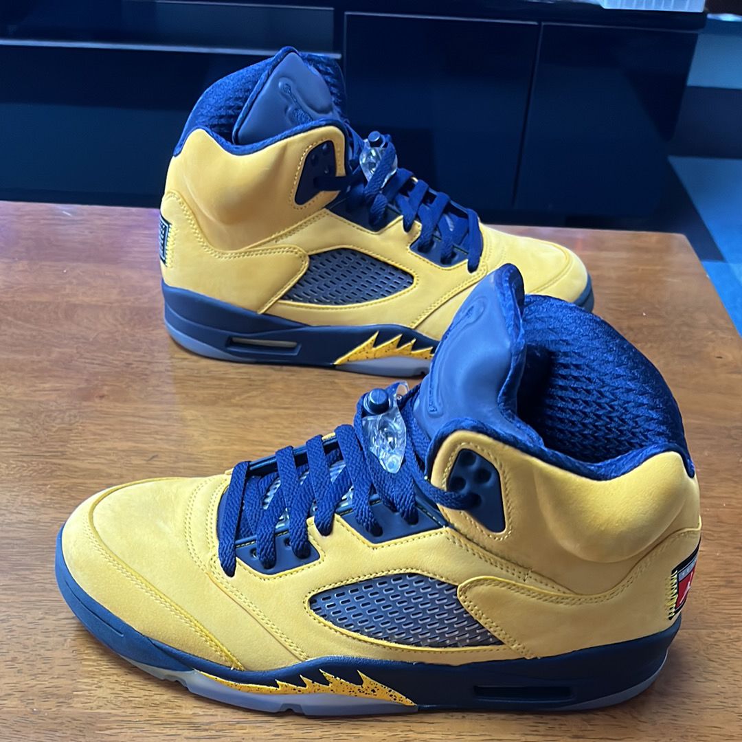 NIKE AIR JORDAN 5 "MICHIGAN"