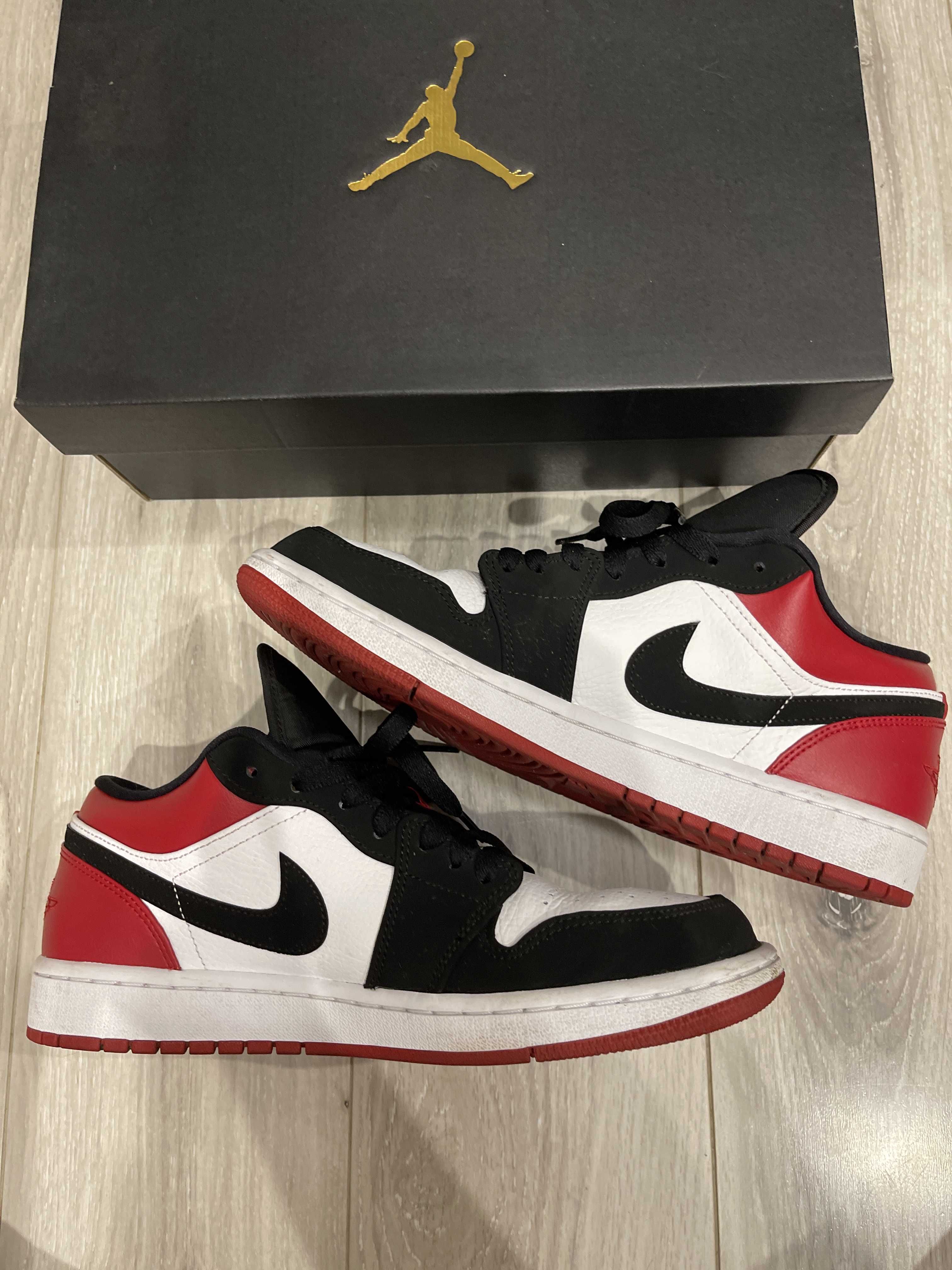 Nike Air Jordan 1 Low "Black Toe"