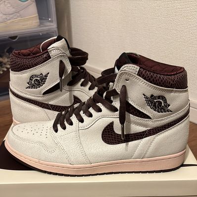 A Ma Maniere × Nike Air Jordan 1 Retro High OG "Sail and Burgundy"
