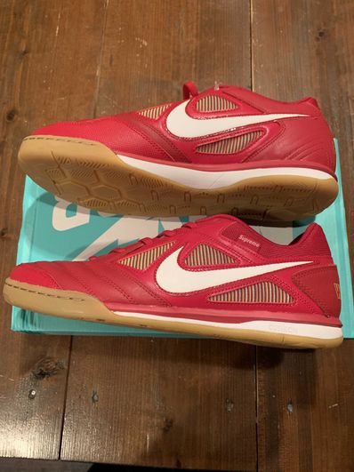 Supreme × Nike SB Luner Gato "Red"