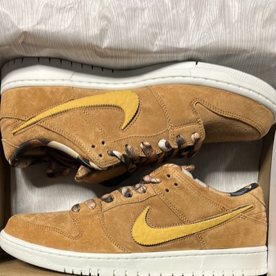 NOTE Manchester × Nike SB Dunk Low "Flax"