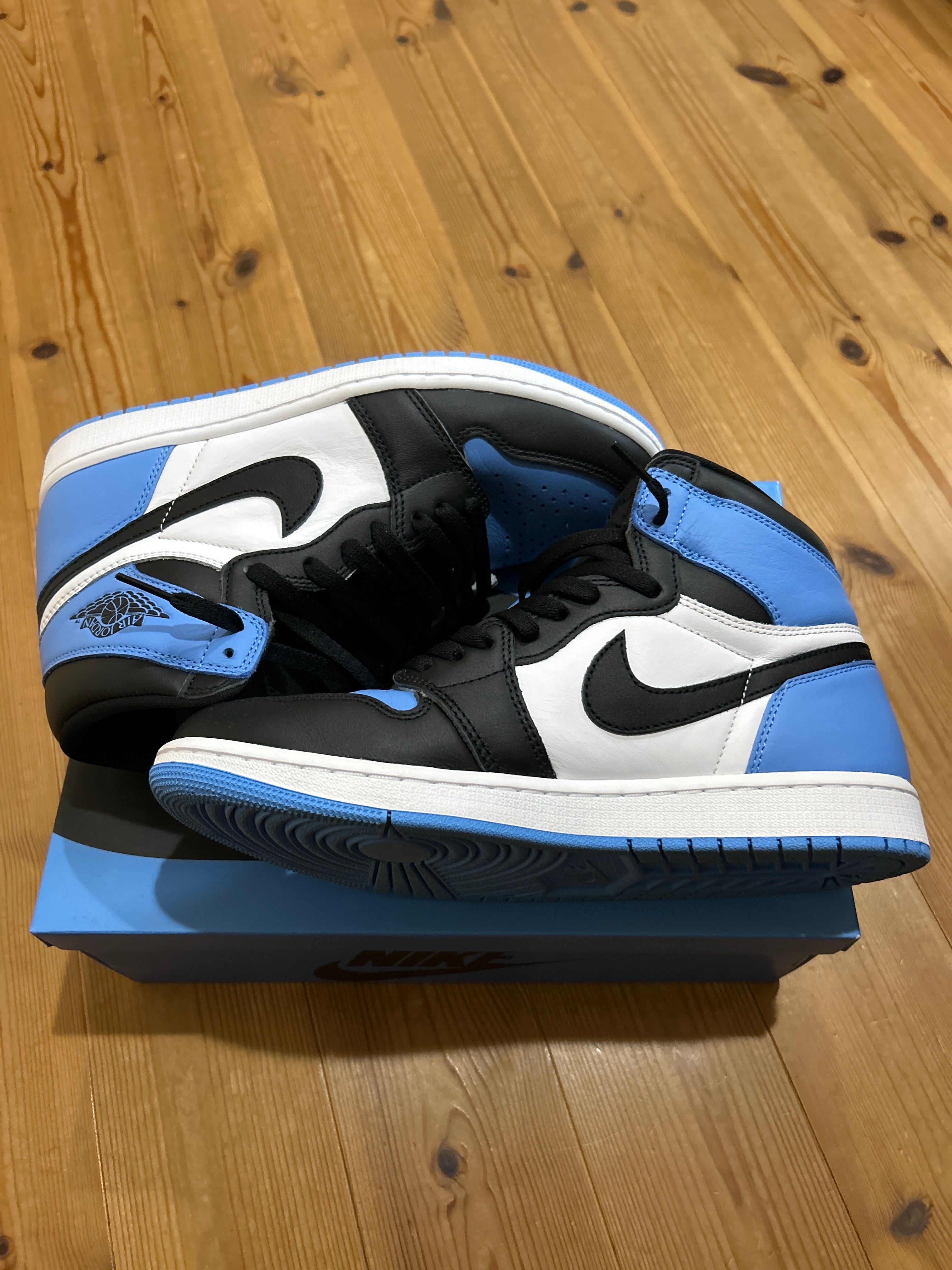 Nike Air Jordan 1 Retro High OG "University Blue/UNC Toe"