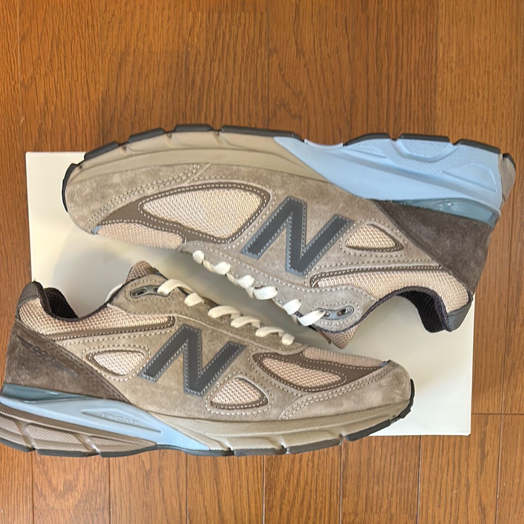 AURALEE × New Balance 990V4 "Taupe"