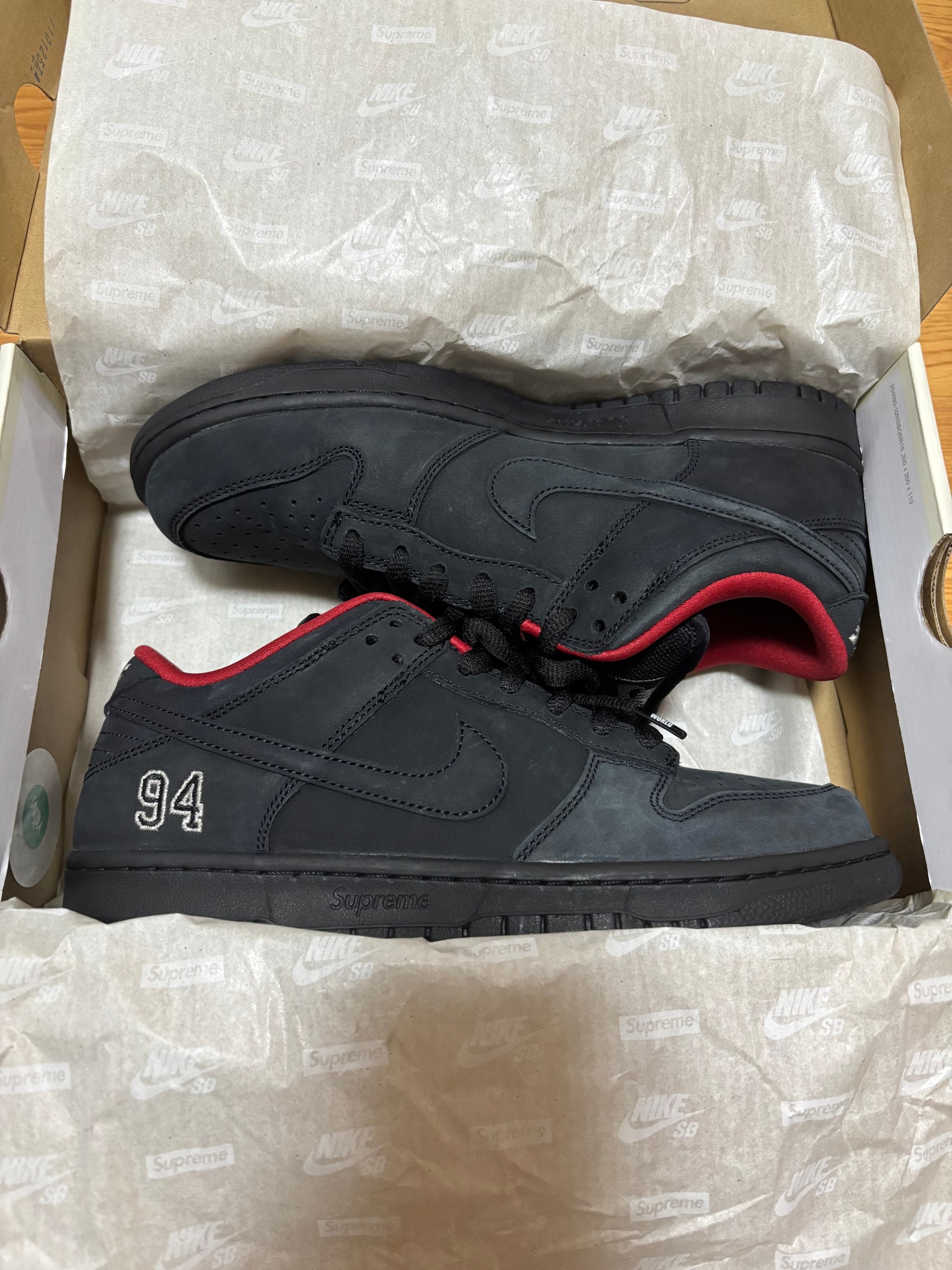 Supreme × Nike SB Dunk Low "Black" (25FW Week2)