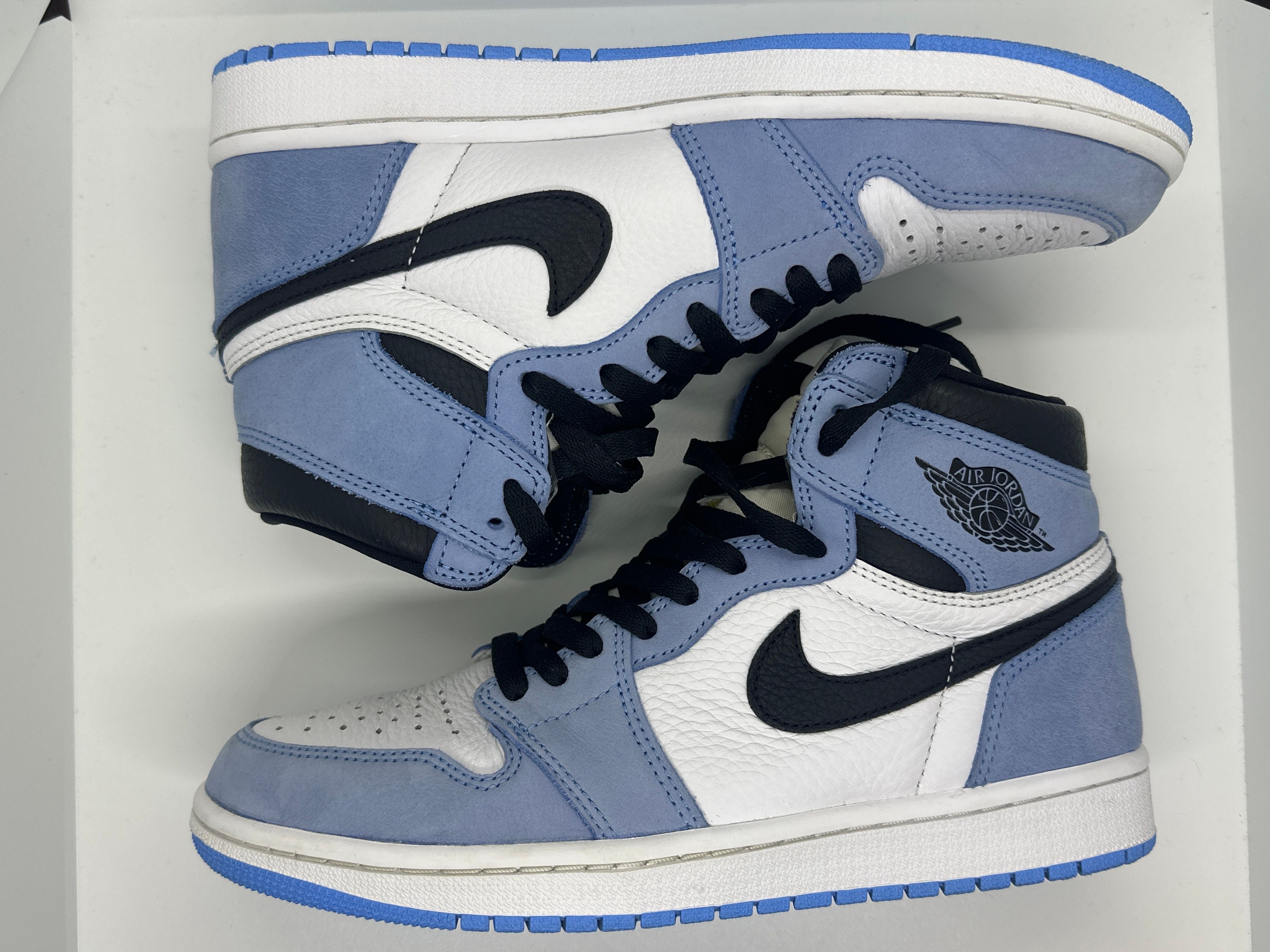Nike Air Jordan 1 High OG "University Blue"