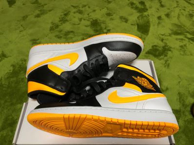 Nike Women's Air Jordan 1 Mid SE "Laser Orange Black"