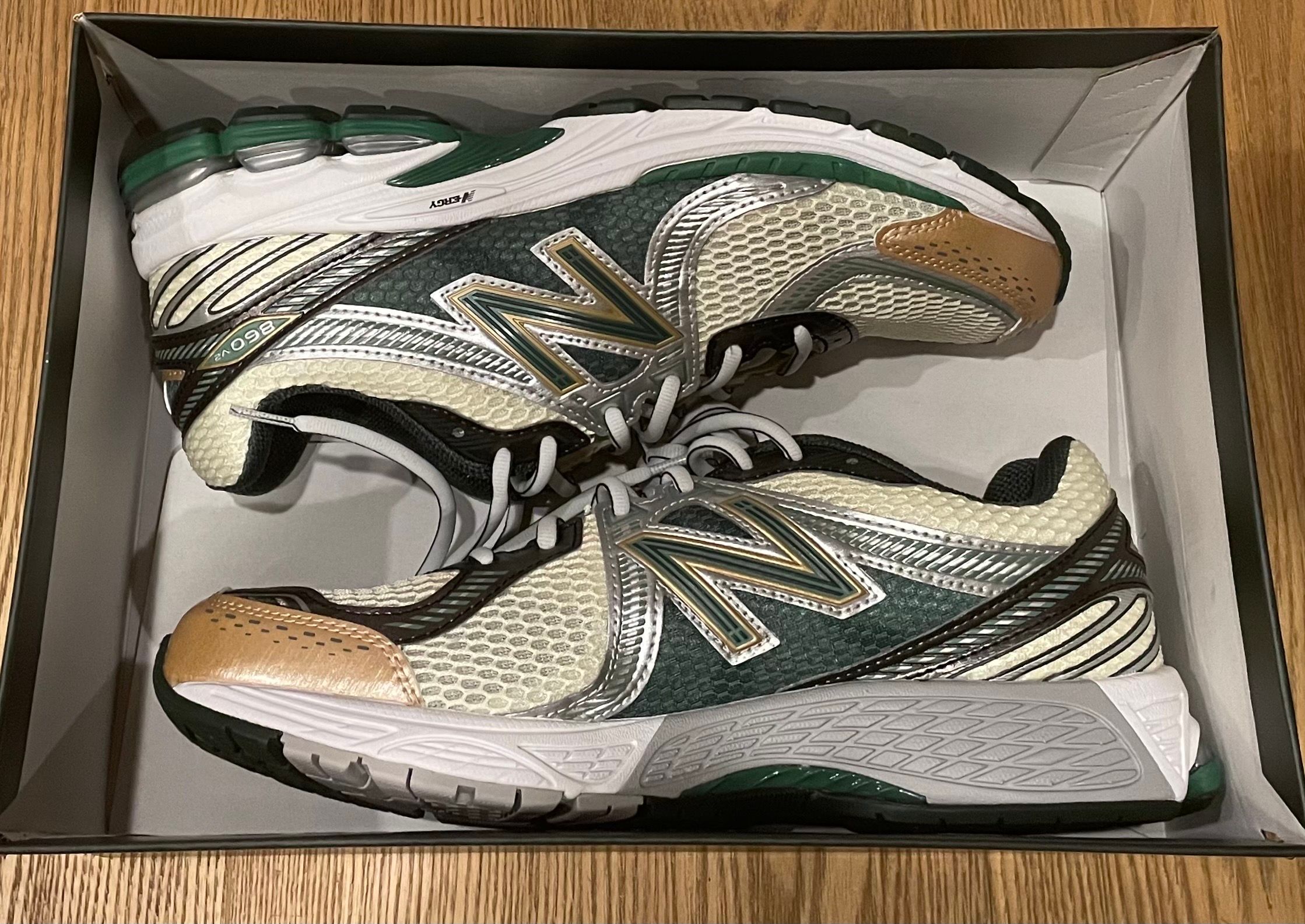 Aime Leon Dore × New Balance 860V2 "Green"
