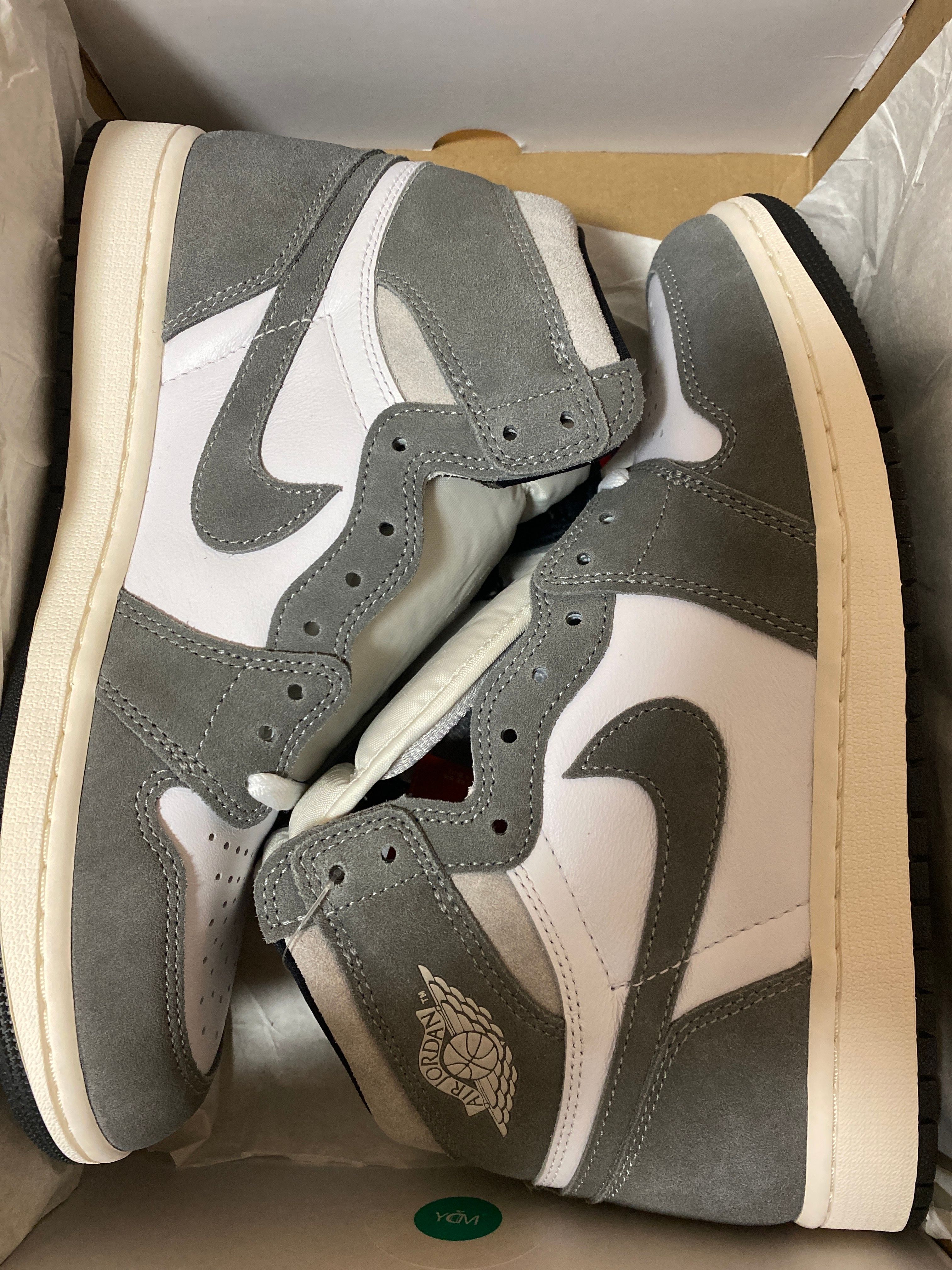 Nike Air Jordan 1 Retro High OG "Black and Smoke Grey"