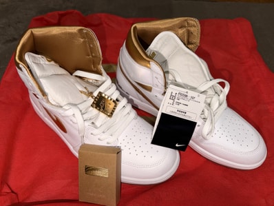 Nike Women's Air Jordan 1 Retro High OG "White and Gold"