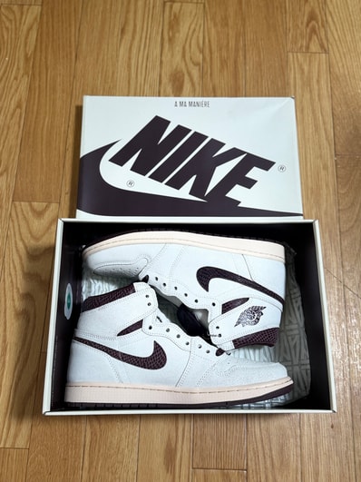 A Ma Maniere × Nike Air Jordan 1 Retro High OG "Sail and Burgundy"