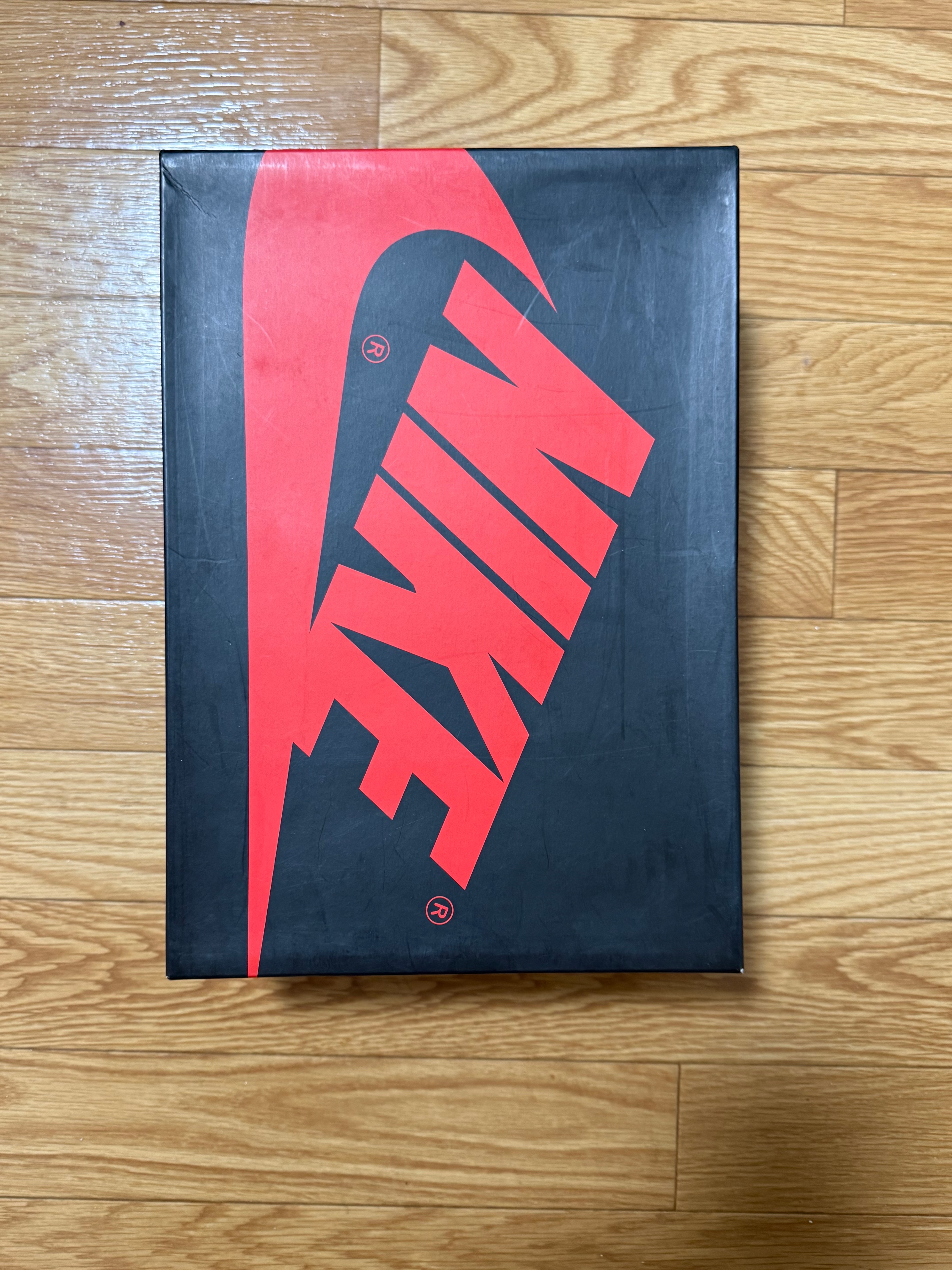 ナイキ エアジョーダン1 ハイ OG "ハイパーロイヤル"