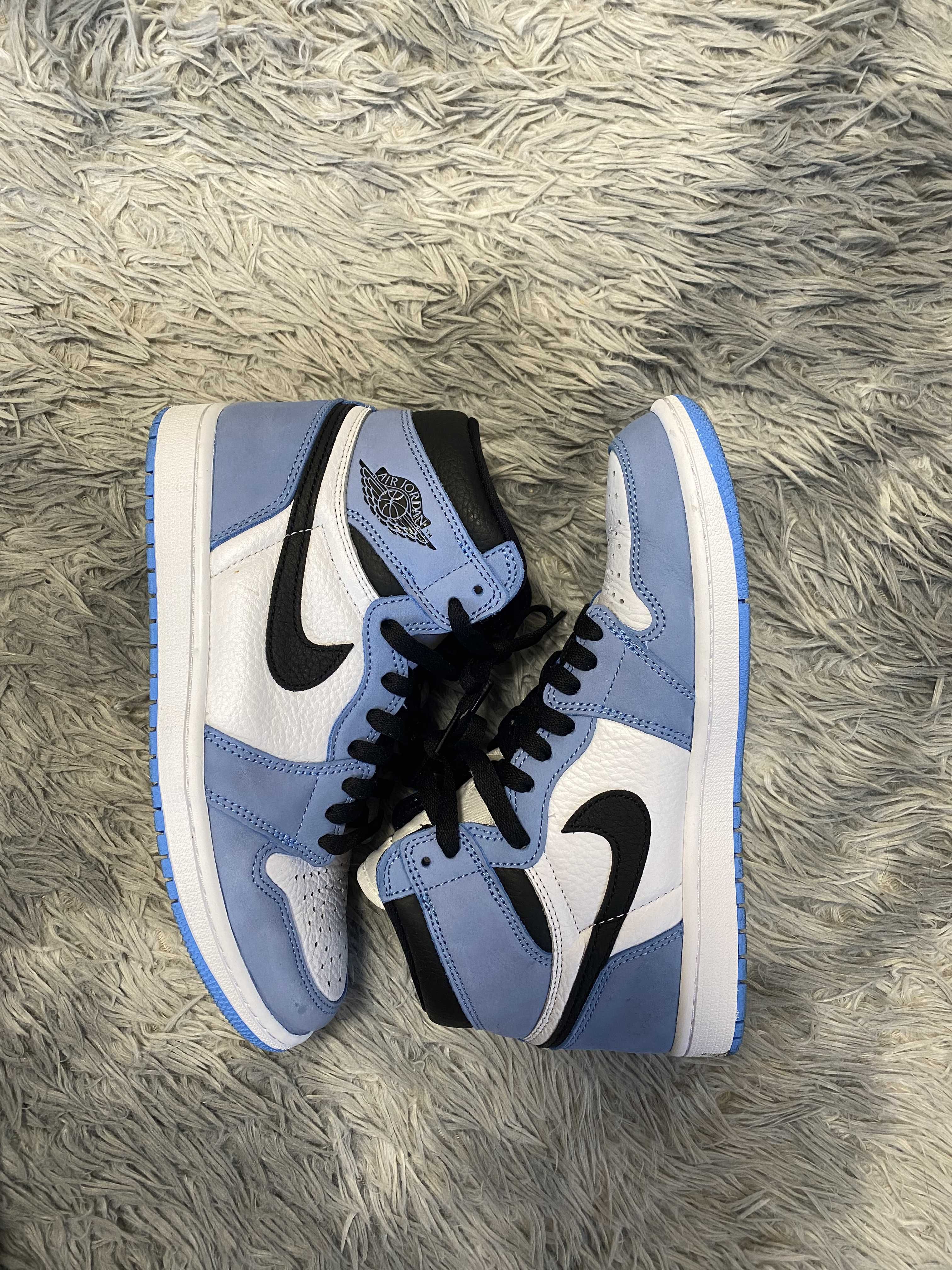 Nike Air Jordan 1 High OG "University Blue"