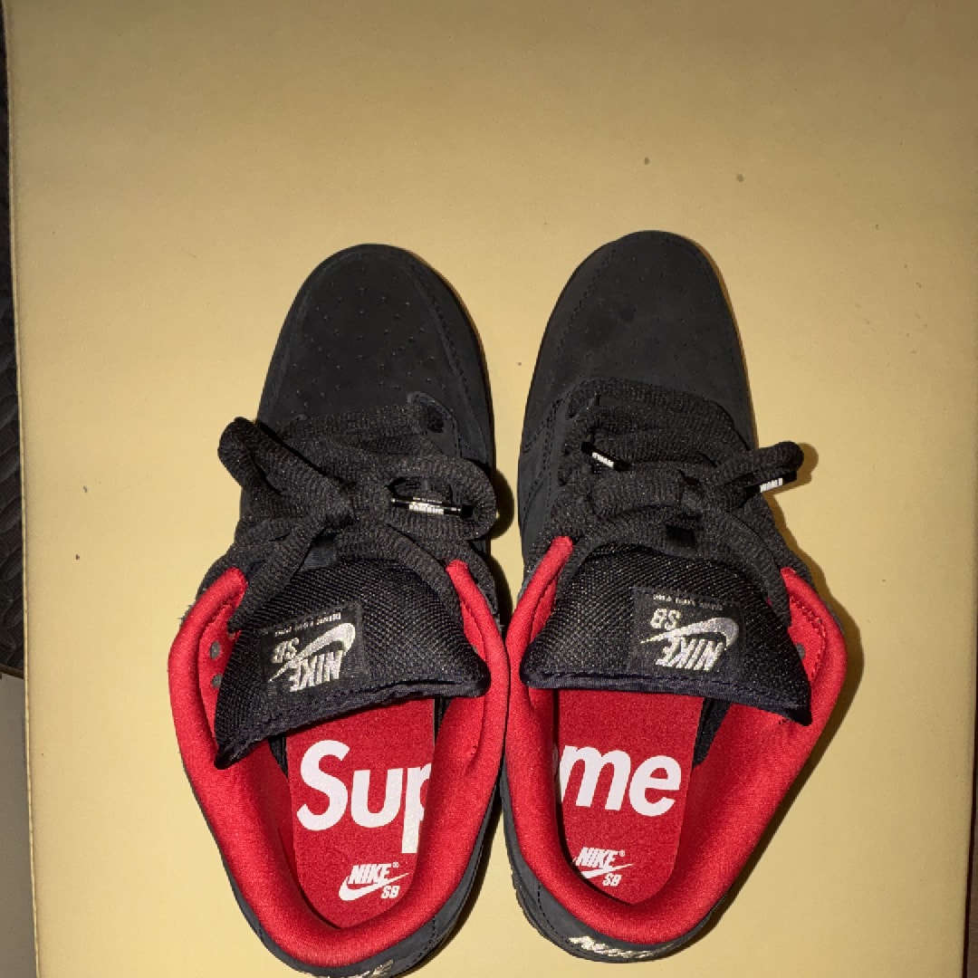 Supreme × Nike SB Dunk Low "Black" (25FW Week2)