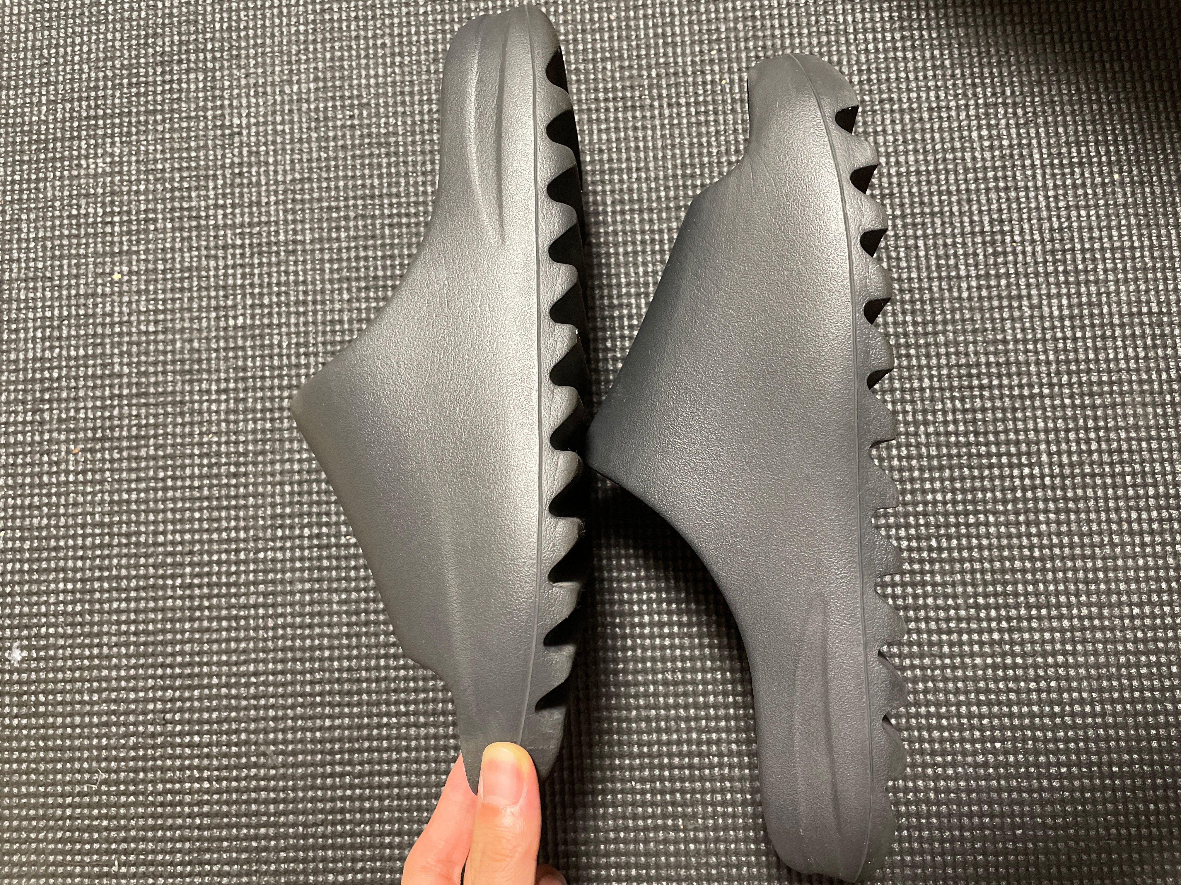 adidas YEEZY Slide "Onyx"