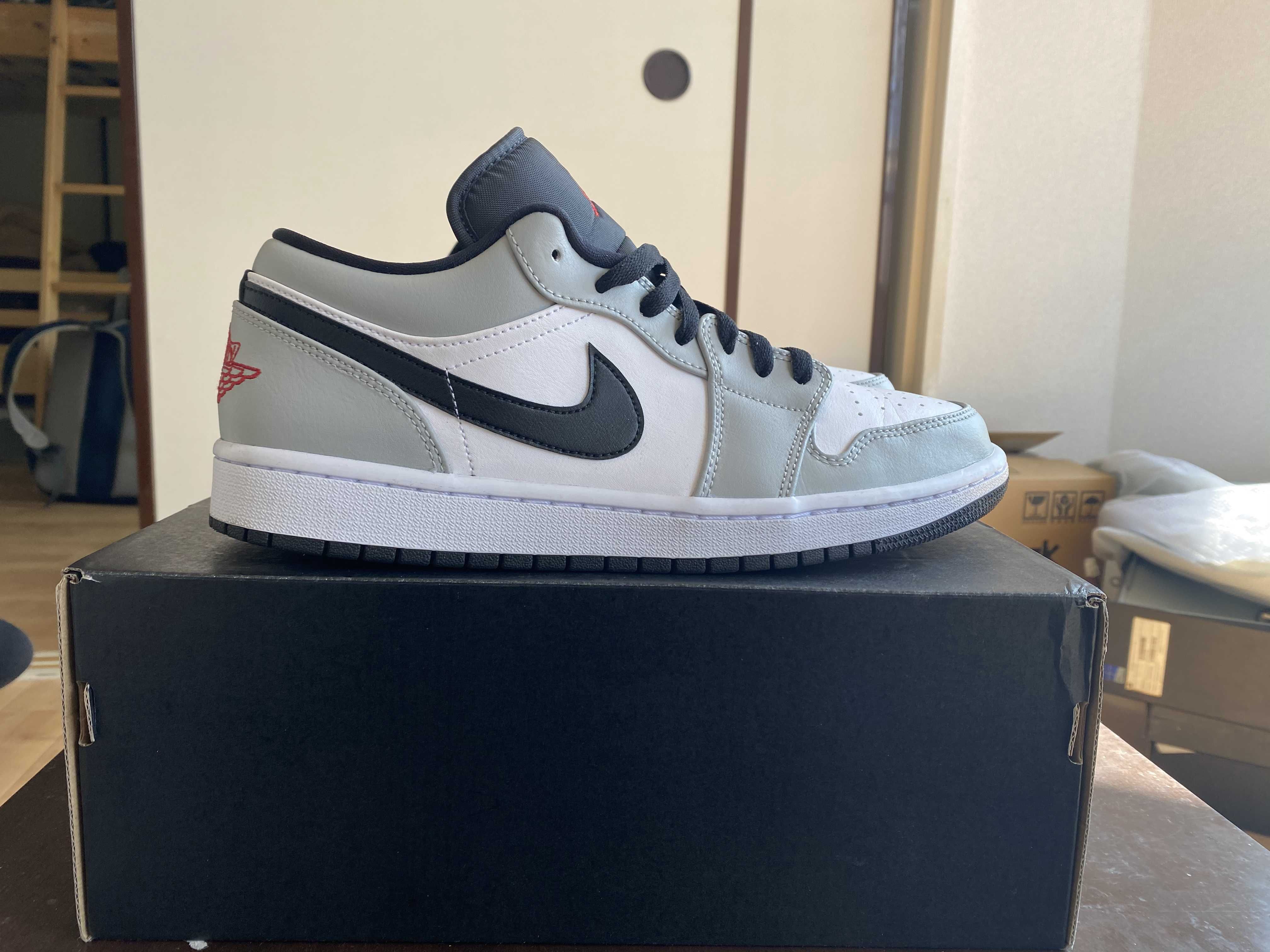 Nike Air Jordan 1 Low "Light Smoke Grey"