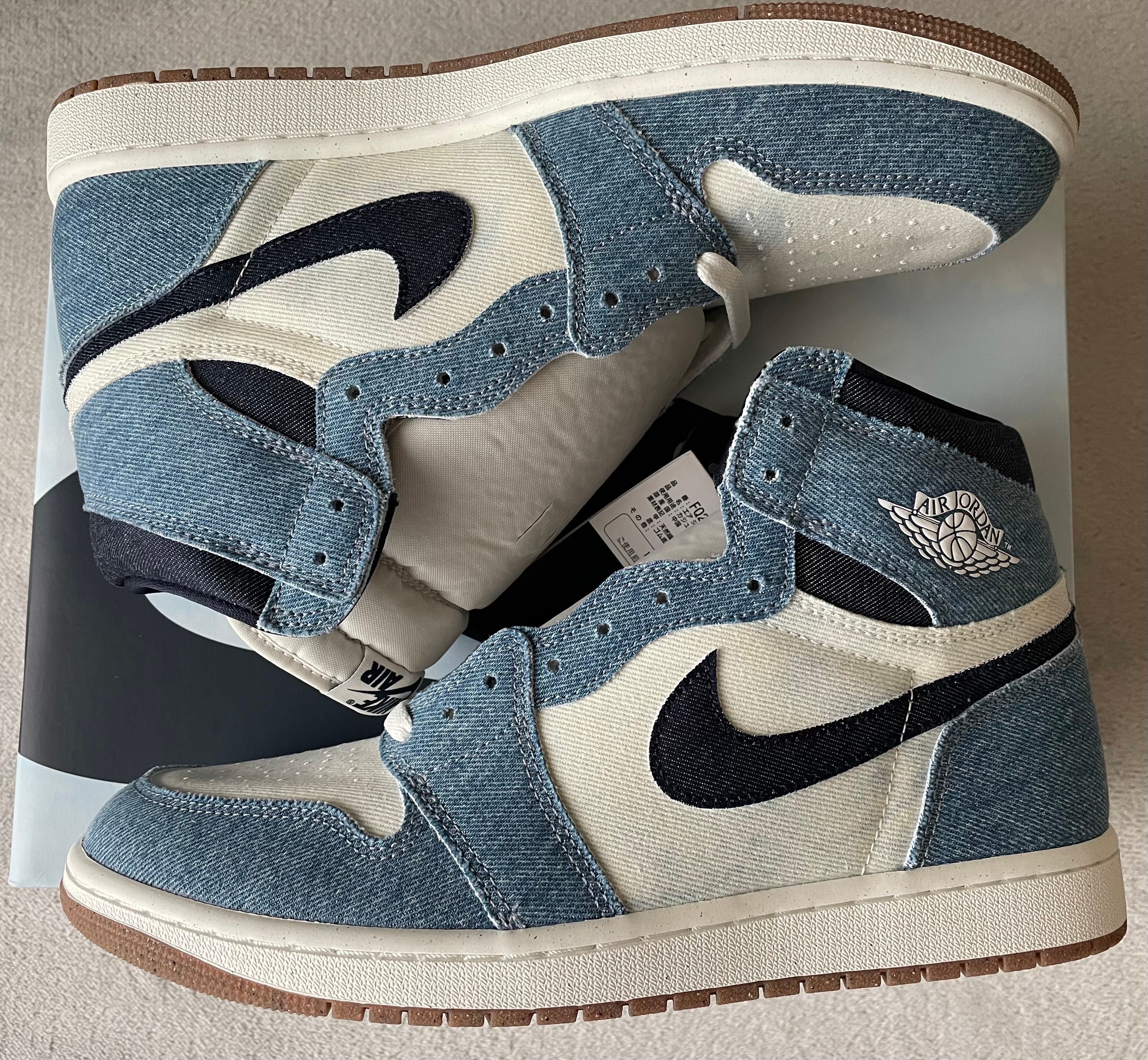 Nike Air Jordan 1 Retro High OG "Denim"