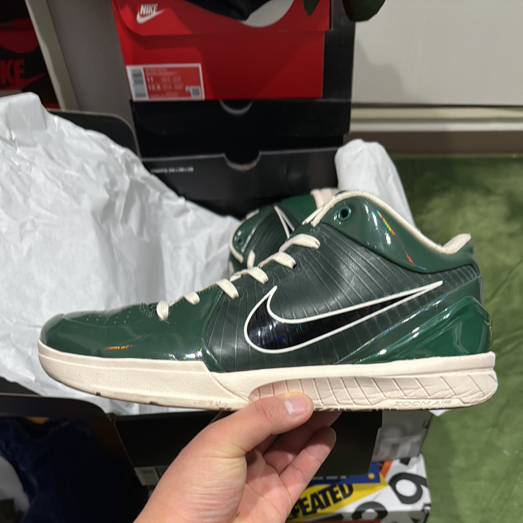 アンディフィーテッド × ナイキ コービー・ブライアント 4 プロトロ  "ミルウォーキー・バックス"