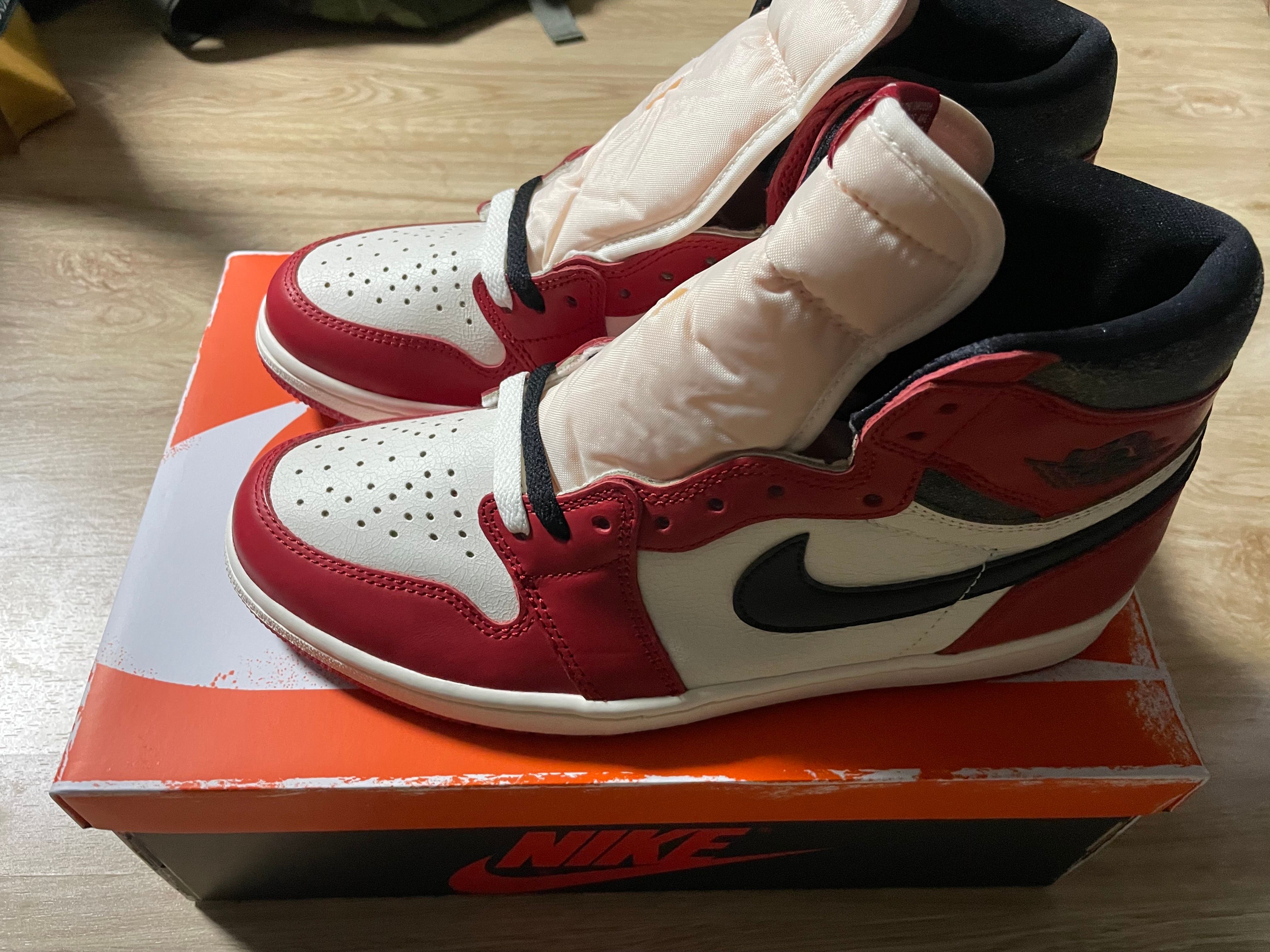 Nike Air Jordan 1 High OG "Lost & Found/Chicago"