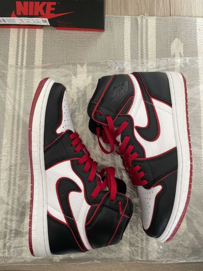 Nike Air Jordan 1 Retro High OG "Blood Line"