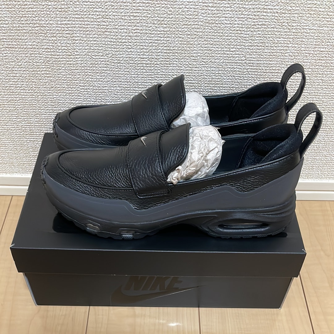 セリーナ ウィリアムズ デザインクルー × ナイキ ウィメンズ エアマックス フェノメナ "ブラック/メタリックシルバー"