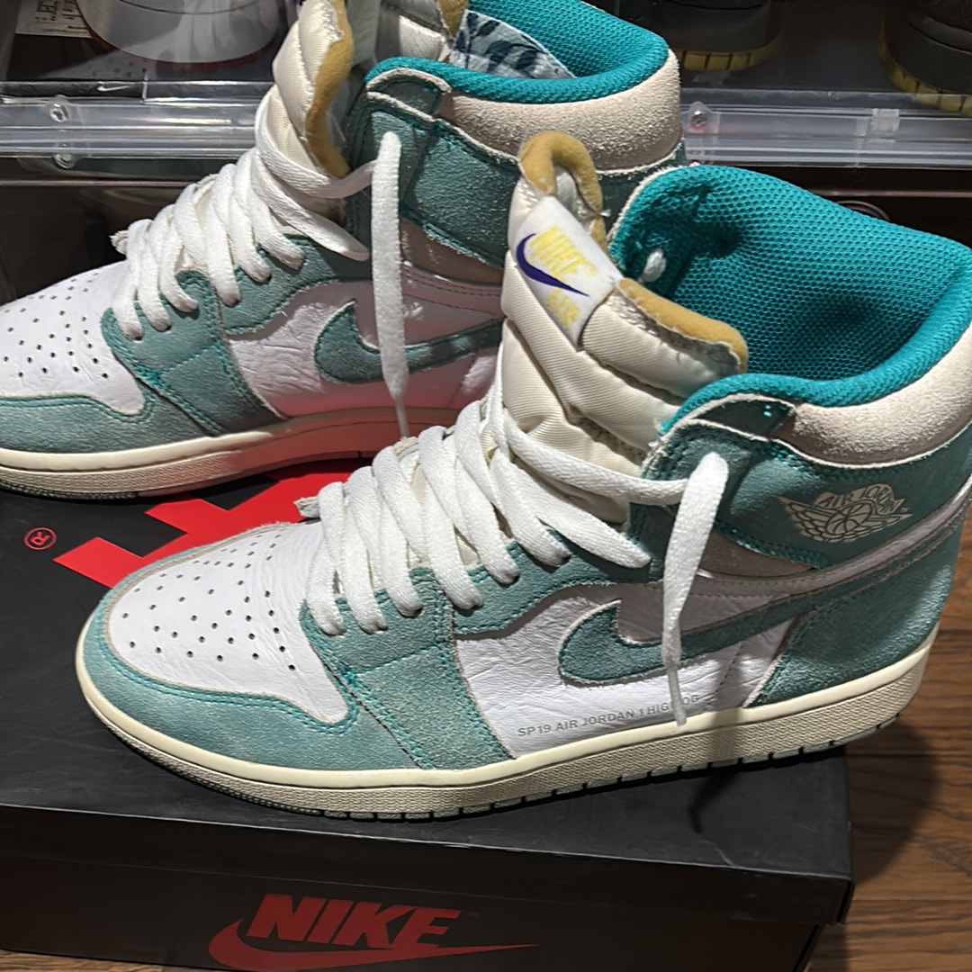 Nike Air Jordan 1 Retro High OG "Turbo Green"