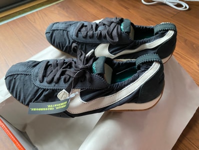 Jacquemus × Nike Women's Moon Shoe SP "Off Noir"