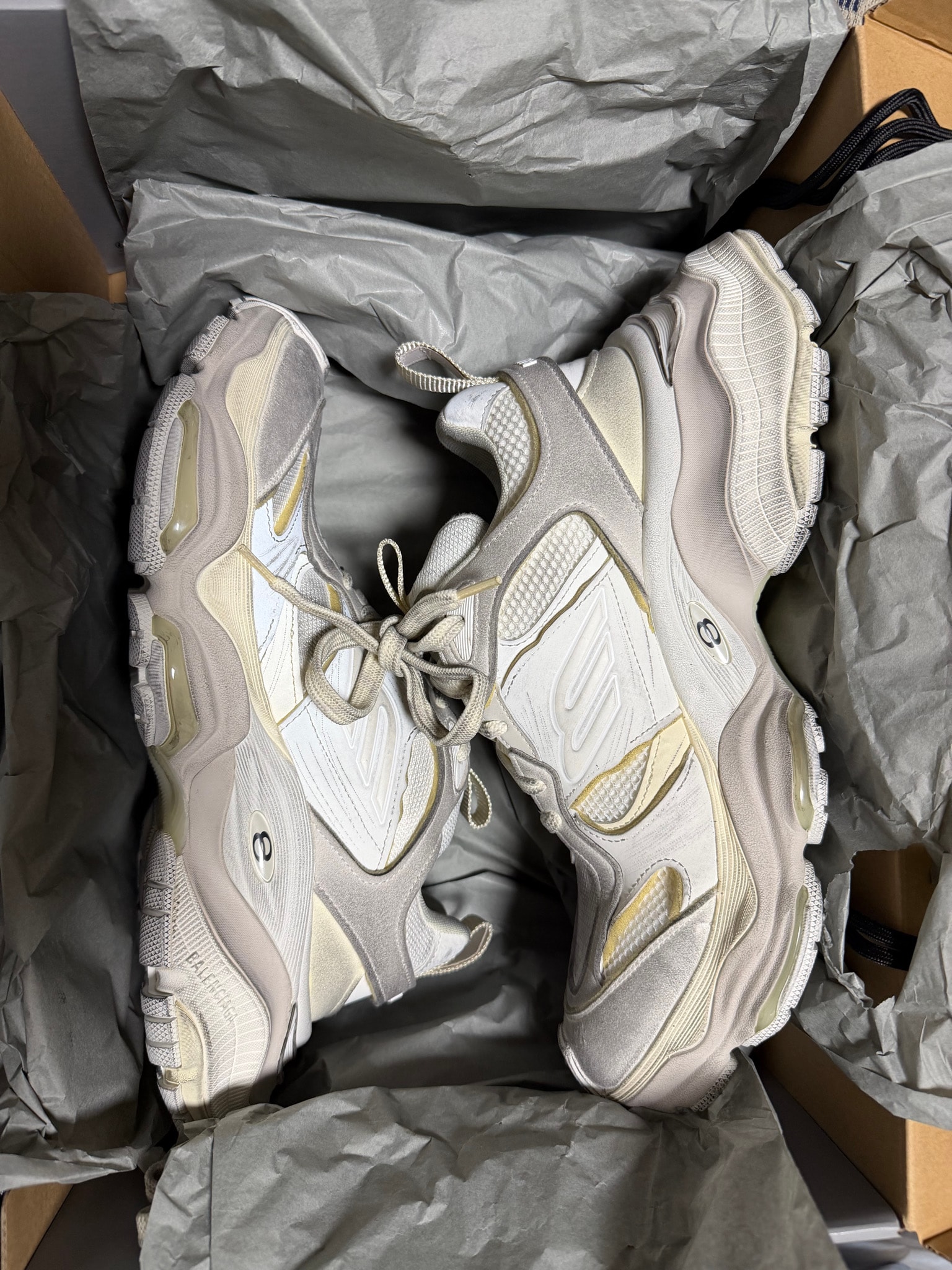 BALENCIAGA Cargo Sneaker "Beige"