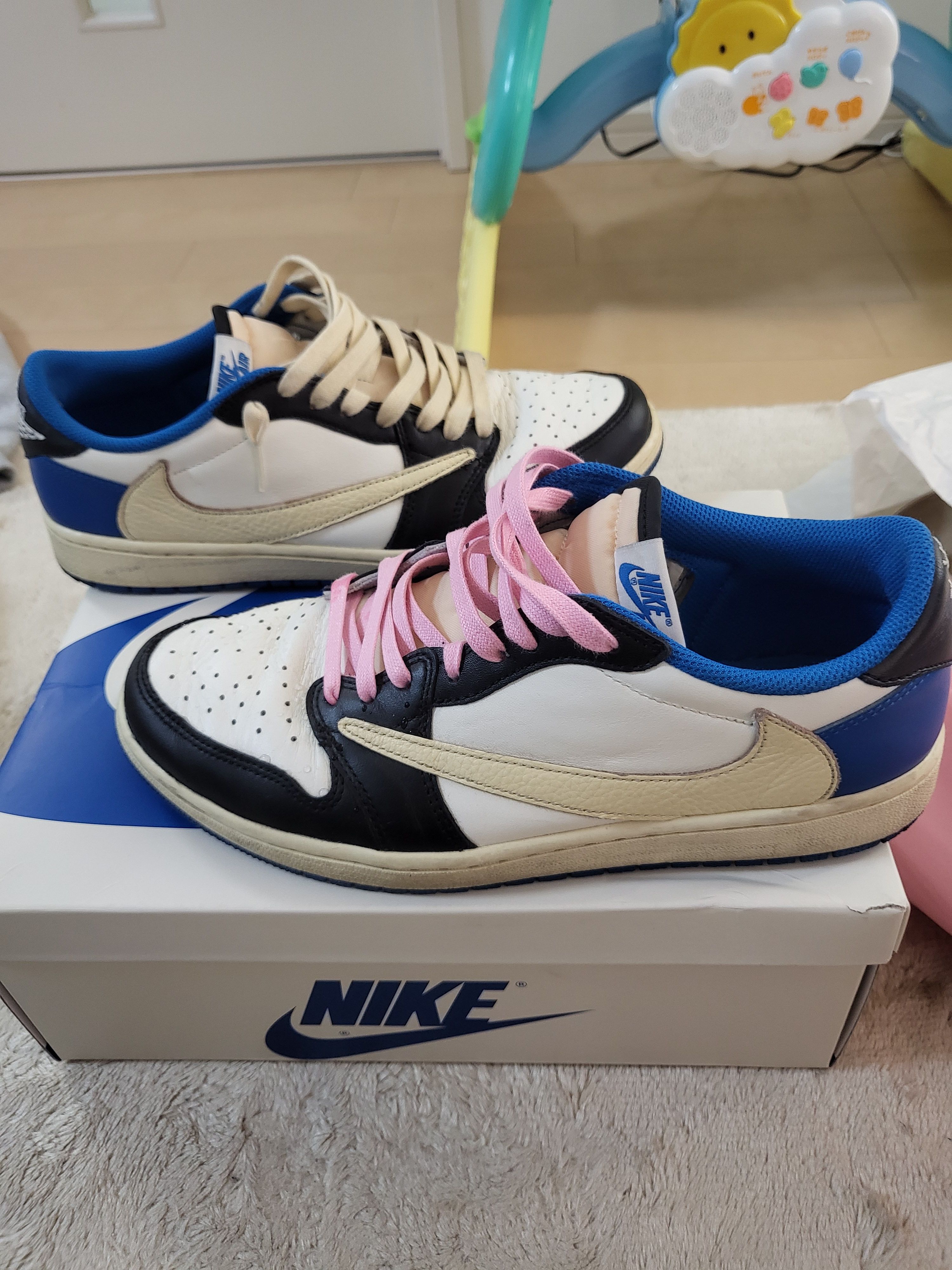 Travis Scott × fragment design × Nike Air Jordan 1 Low OG SP "Military Blue"