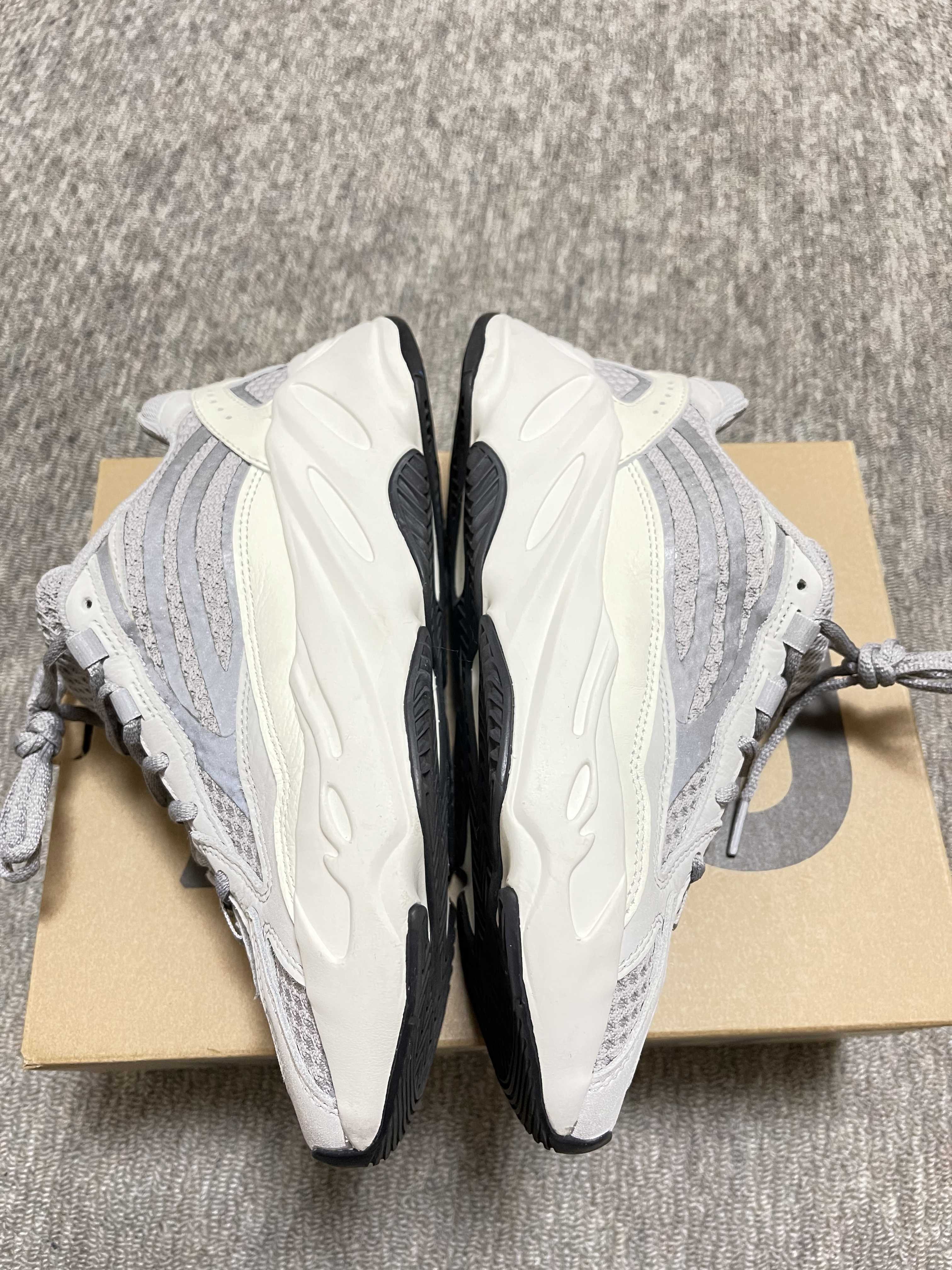 adidas YEEZY Boost 700 V2 "Static"