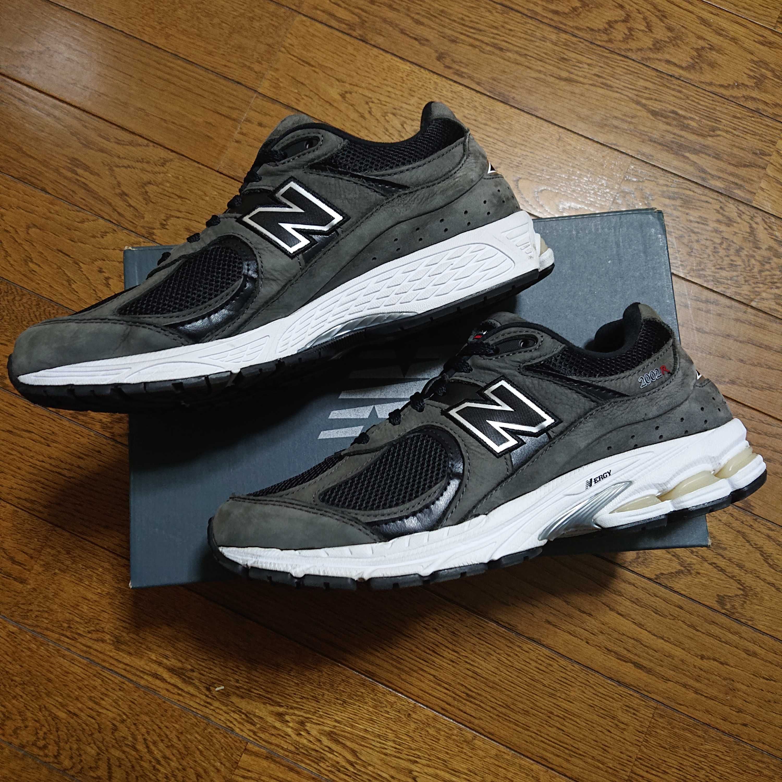 New Balance 2002R "Black/Gray"