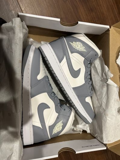 Nike Women's Air Jordan 1 Mid "Grey/Sail"