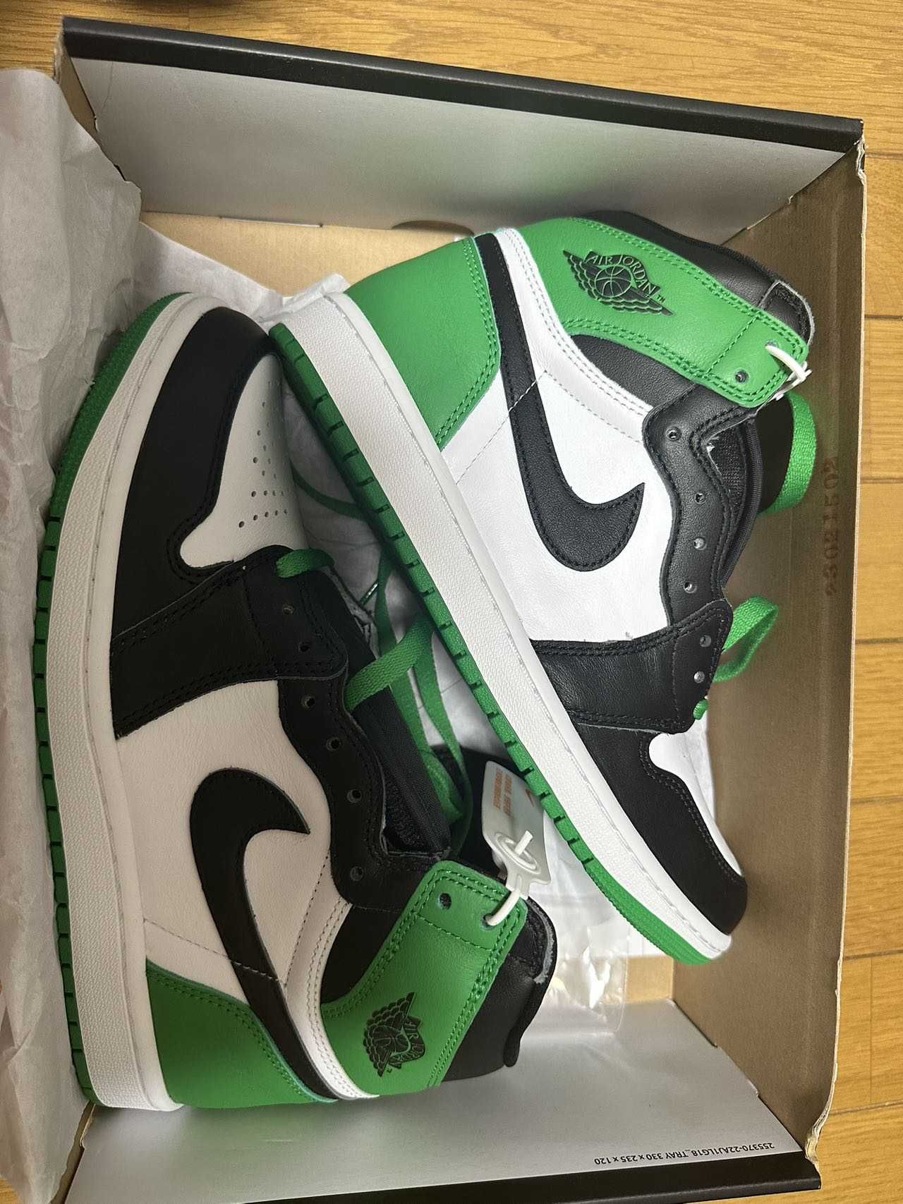 Nike Air Jordan 1 Retro High OG "Celtics/Black and Lucky Green" (2023)