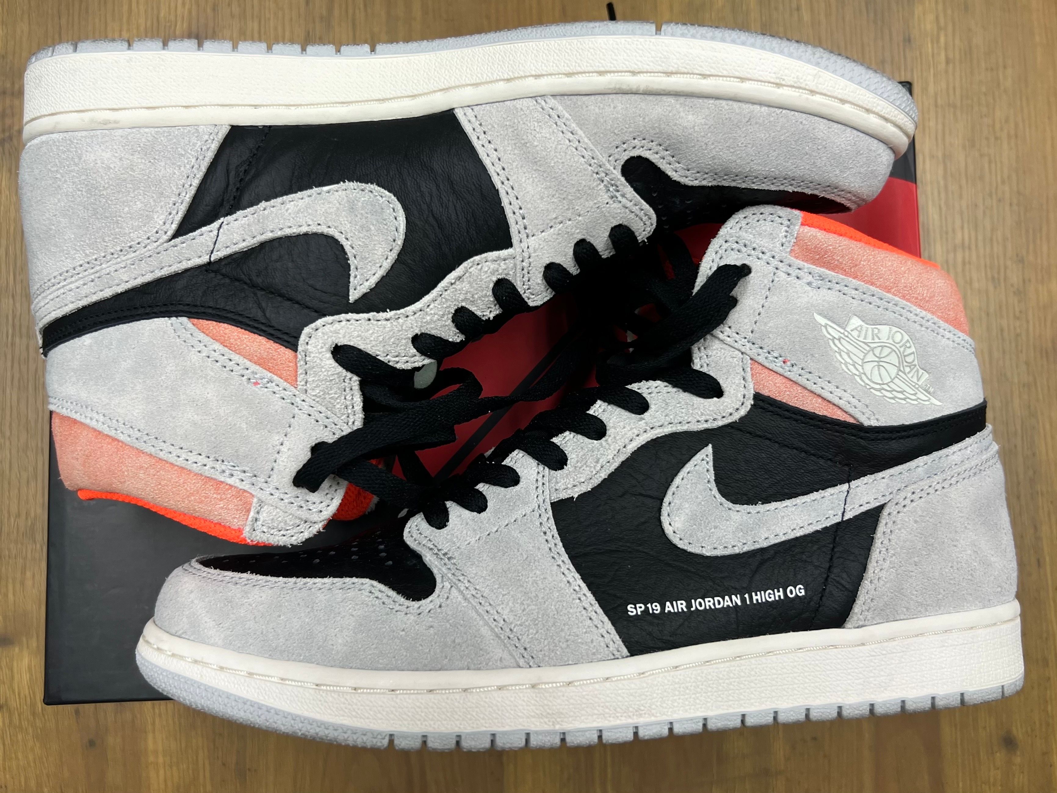 Nike Air Jordan 1 RETRO High OG "Hyper Crimson"
