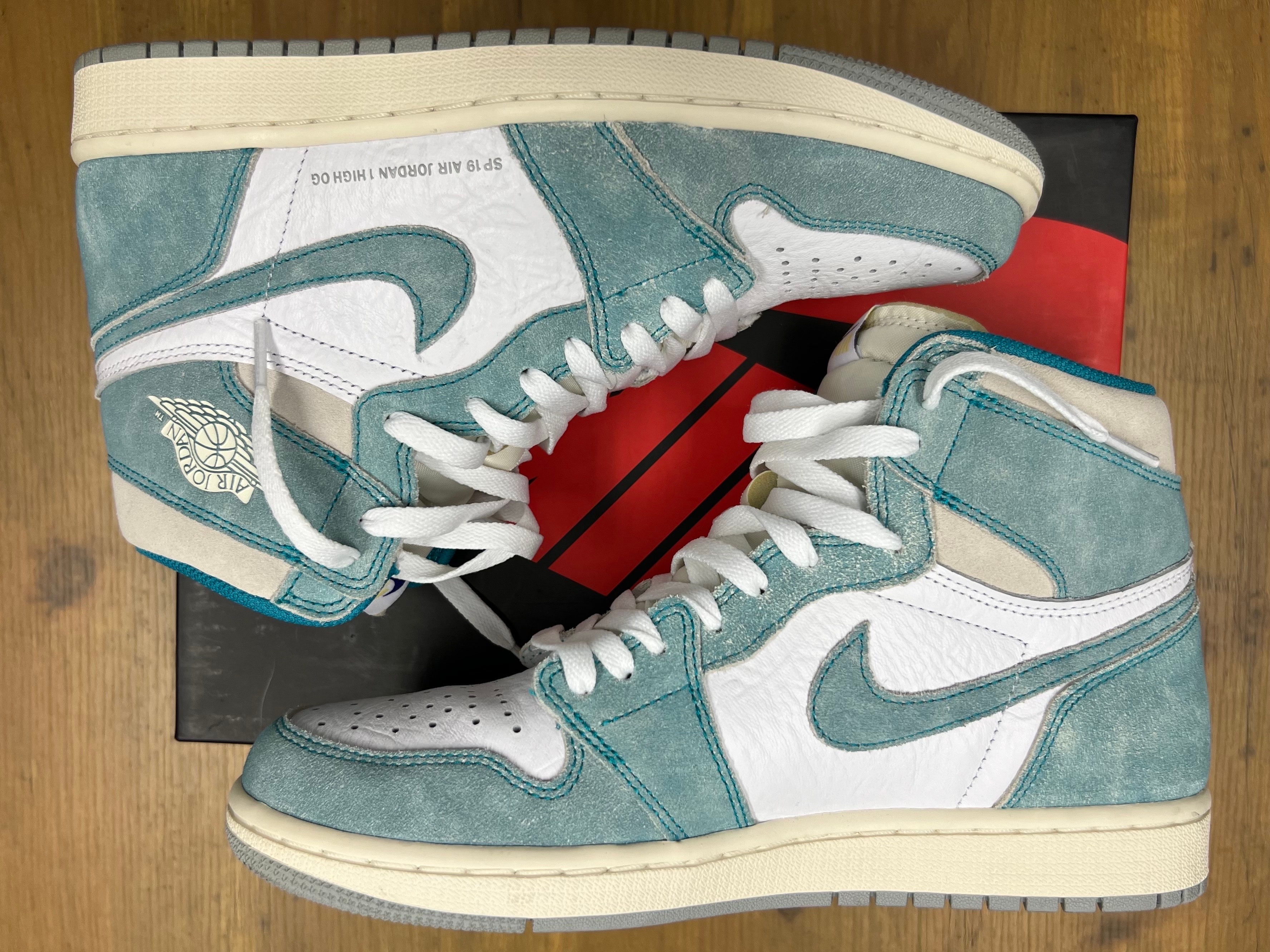 Nike Air Jordan 1 Retro High OG "Turbo Green"