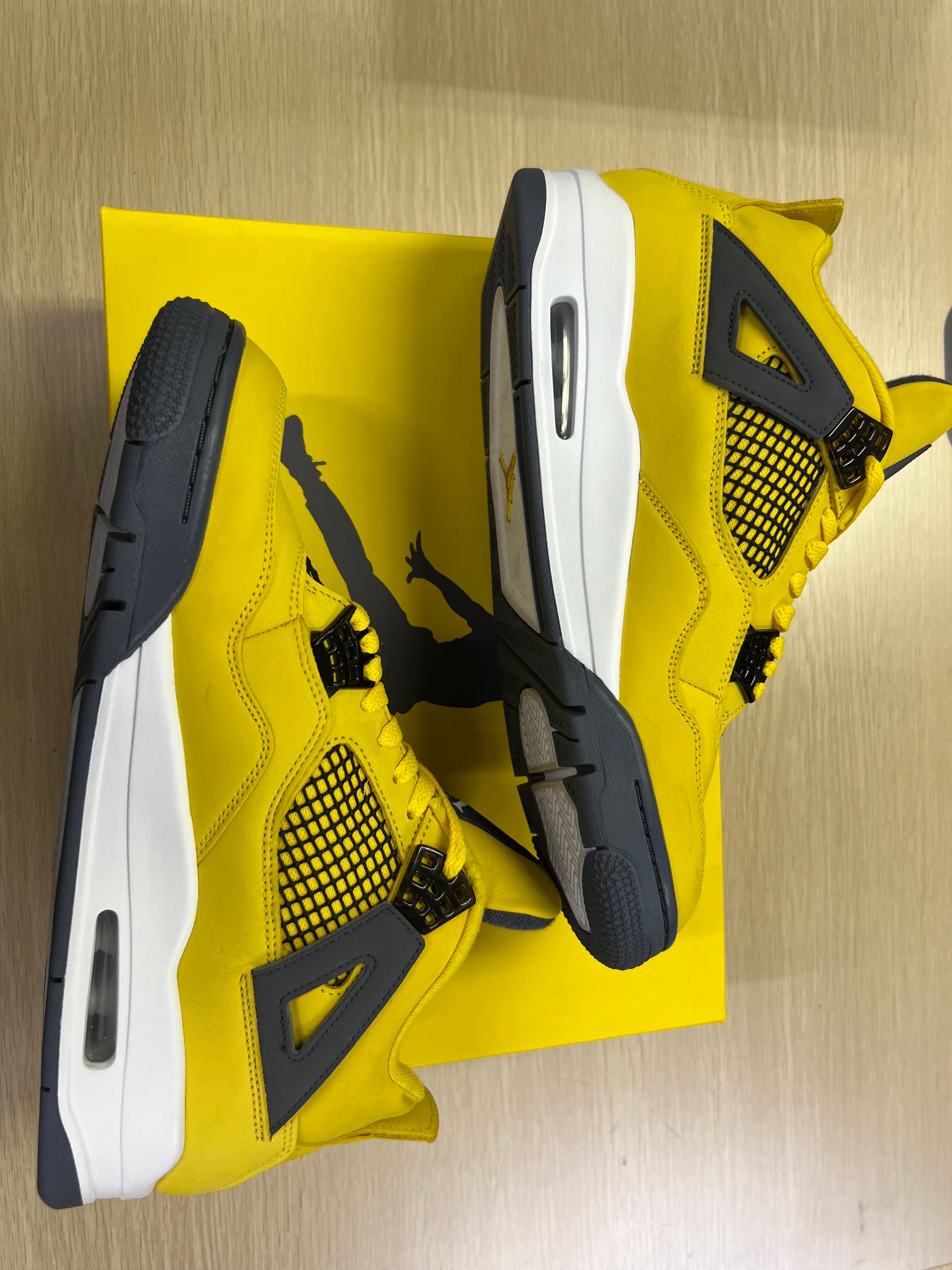 Nike Air Jordan 4 "Tour Yellow"
