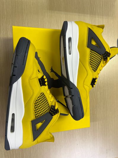 Nike Air Jordan 4 "Tour Yellow"