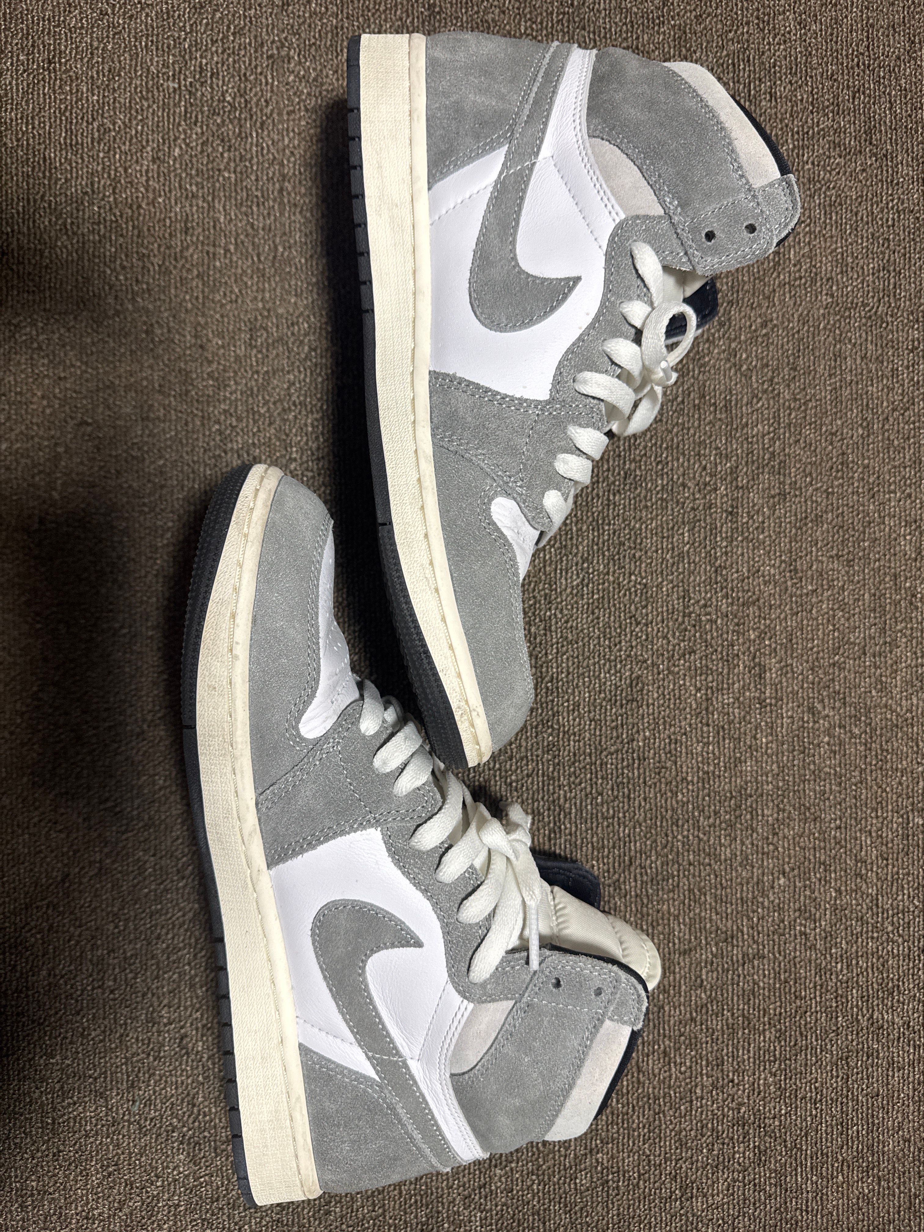 Nike Air Jordan 1 Retro High OG "Black and Smoke Grey"