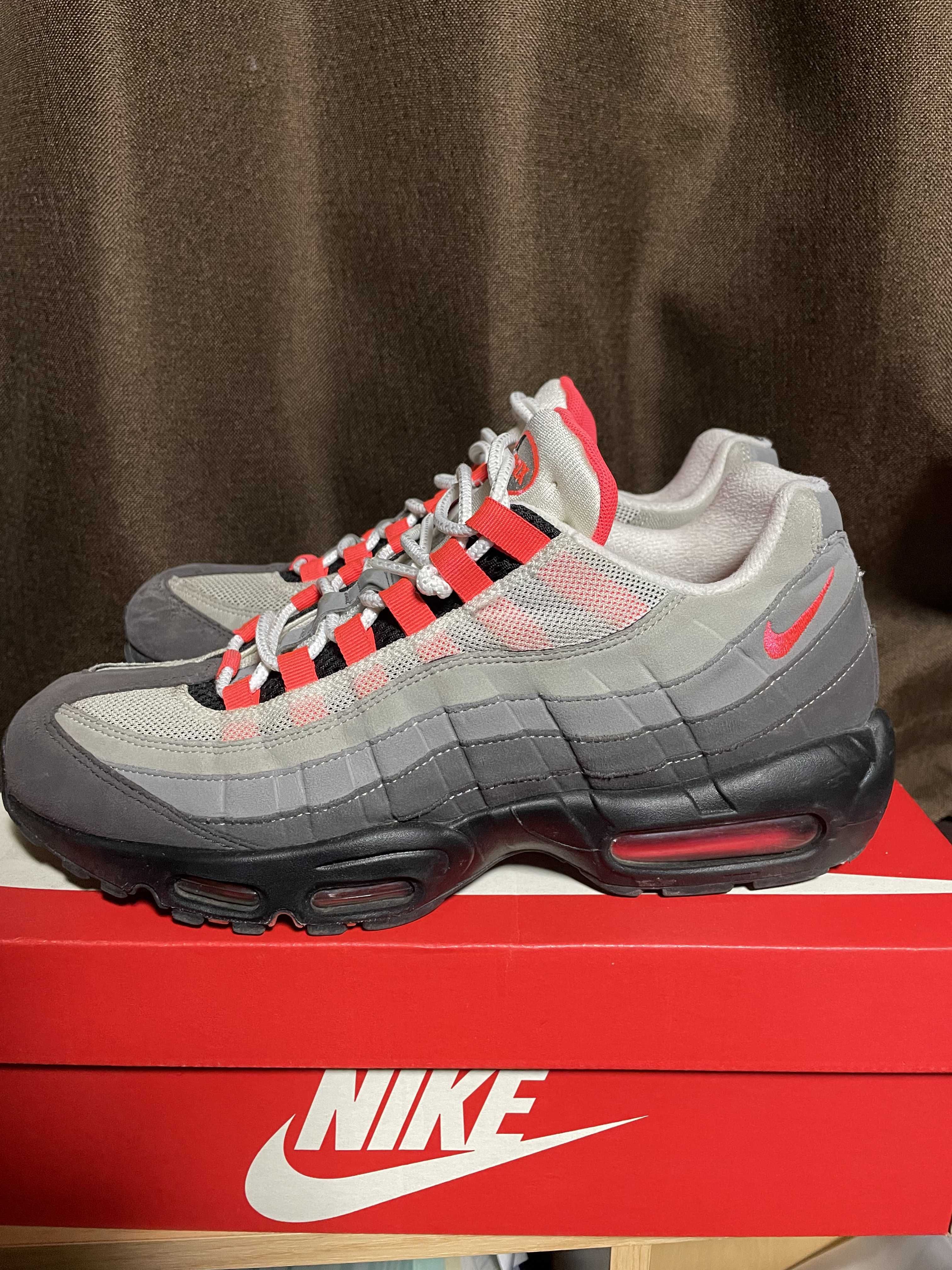 Nike Air Max 95 OG "White/Solar Red"