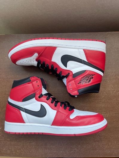 Nike Air Jordan 1 Retro High "Chicago" (2015)