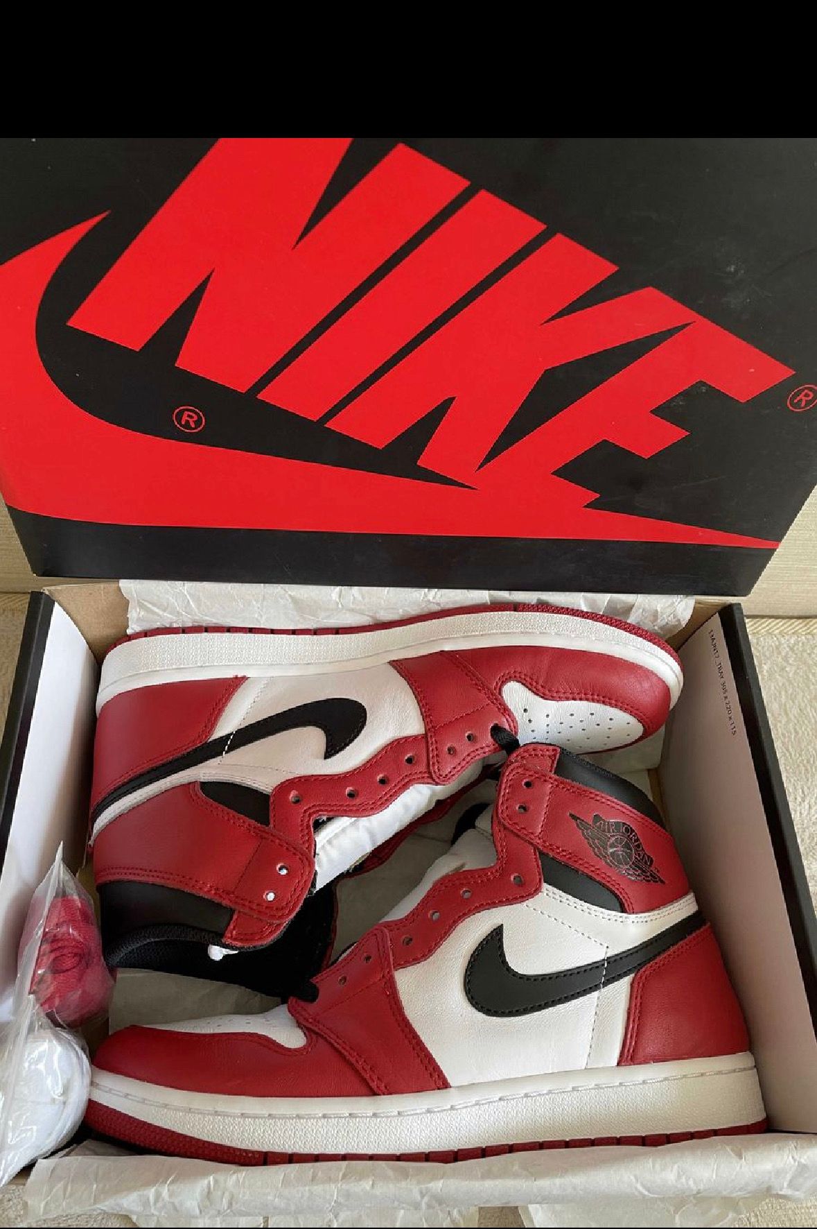 Nike Air Jordan 1 Retro High "Chicago" (2015)