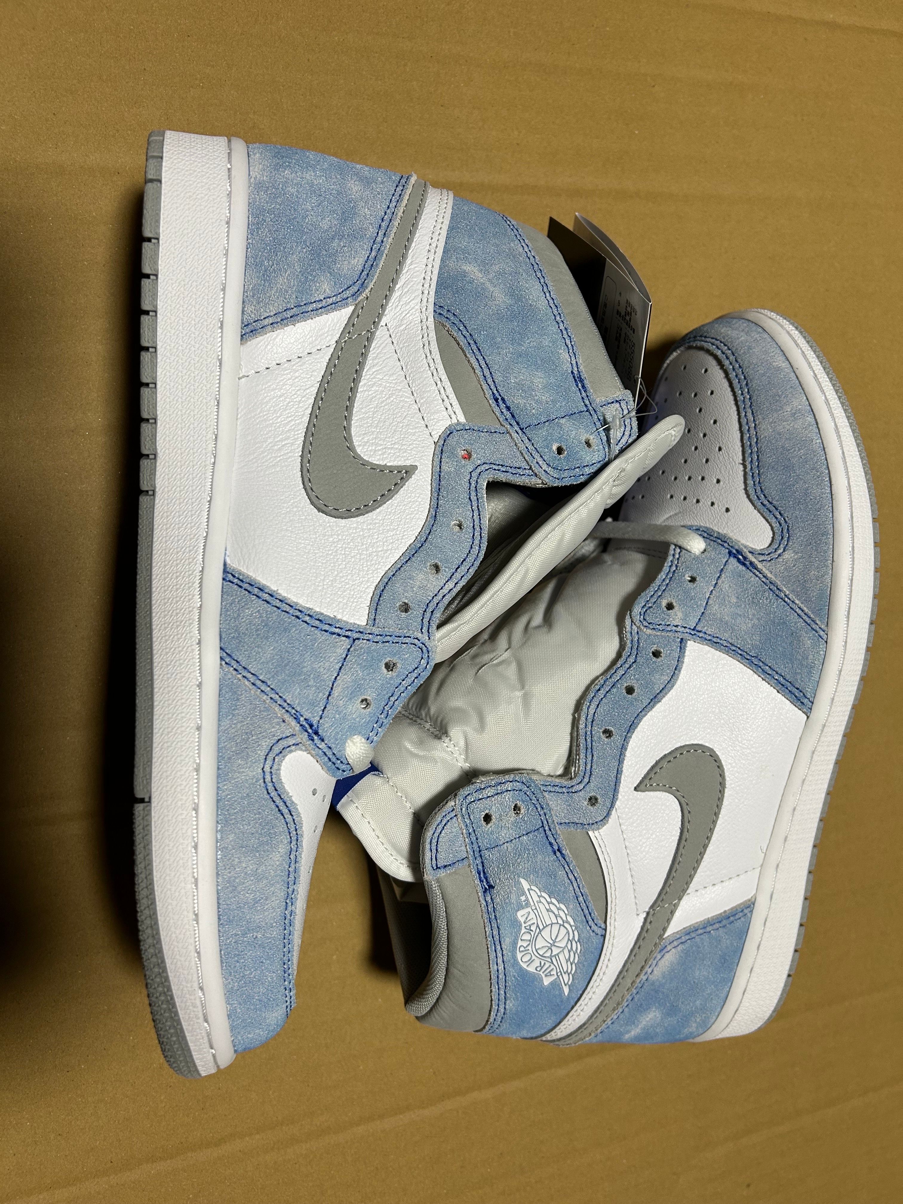Nike Air Jordan 1 High OG "Hyper Royal"