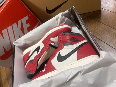 Nike Air Jordan 1 High OG "Lost & Found/Chicago"