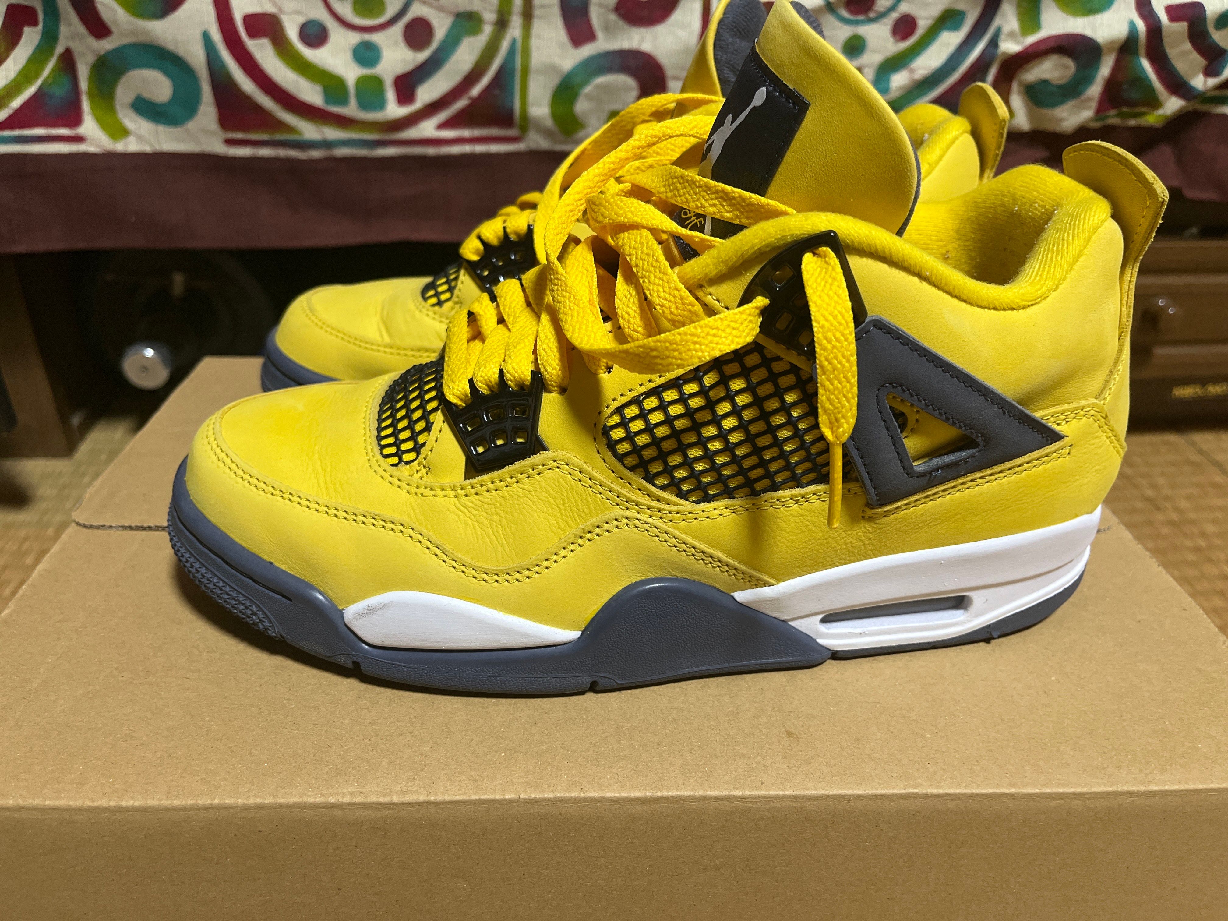 Nike Air Jordan 4 "Tour Yellow"