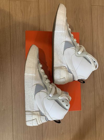 sacai × NIKE BLAZER MID "WHITE/WOLF GREY"