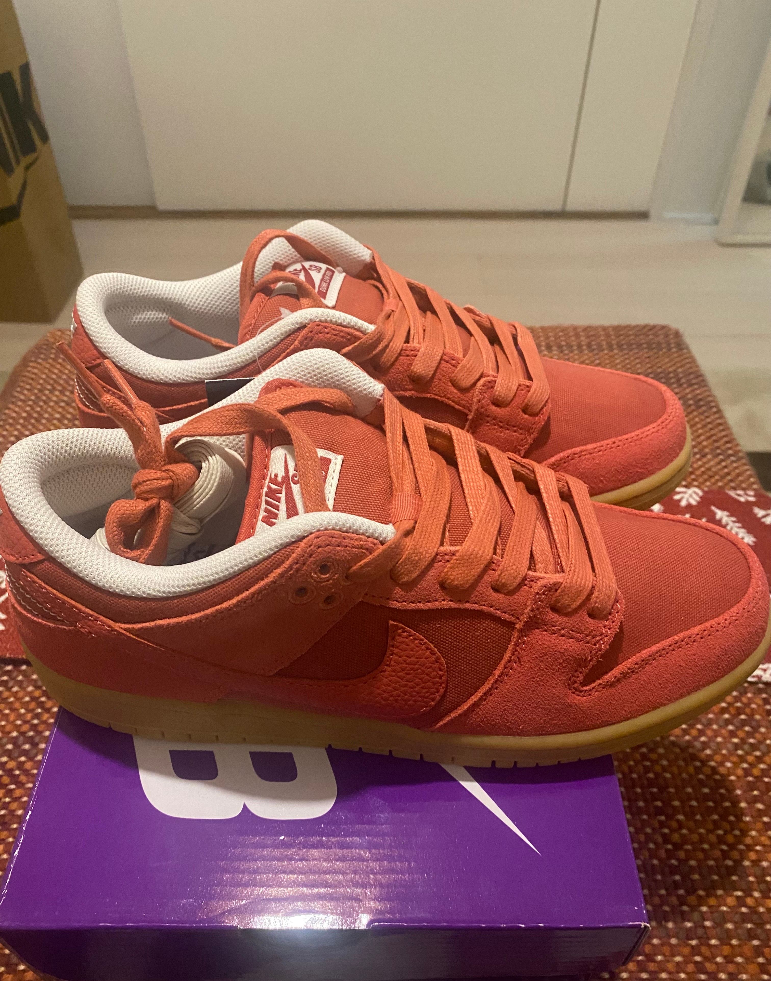 Nike SB Dunk Low "Adobe"